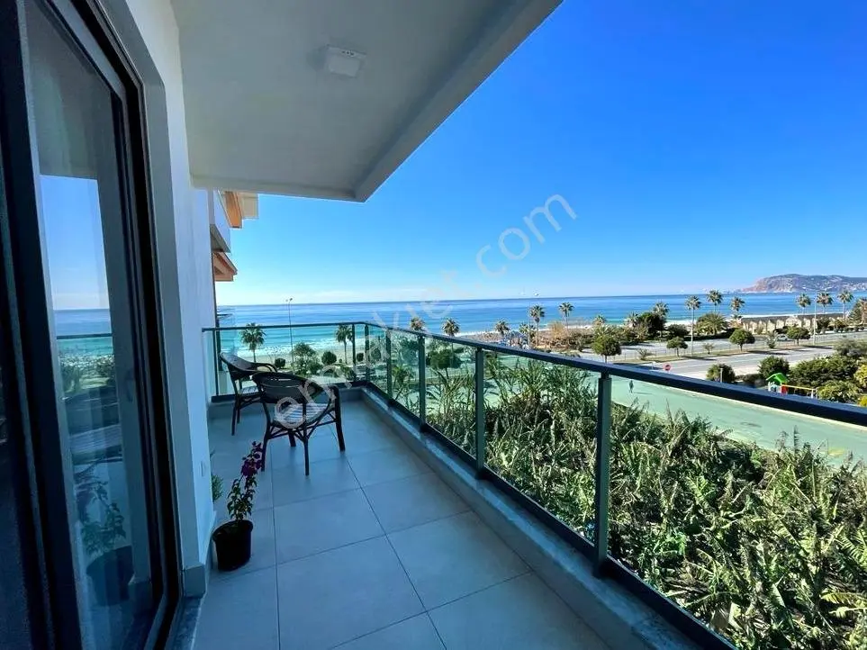 Alanya Kestel'De Denize Sıfır Kale Manzaralı Eşyalı 1+1 Daire