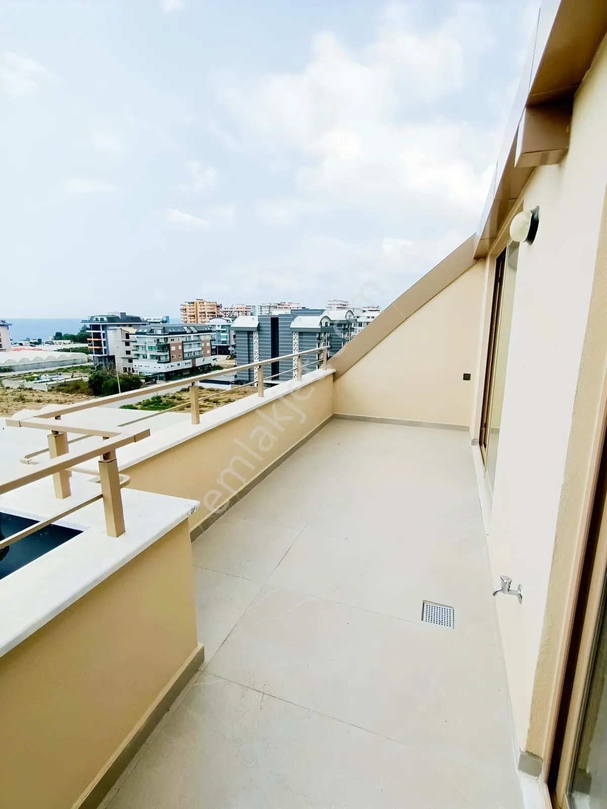 Alanya Kargıcak'ta Denize 300 M Teraslı Yeni 3+1 Daire — fotoğraf 2