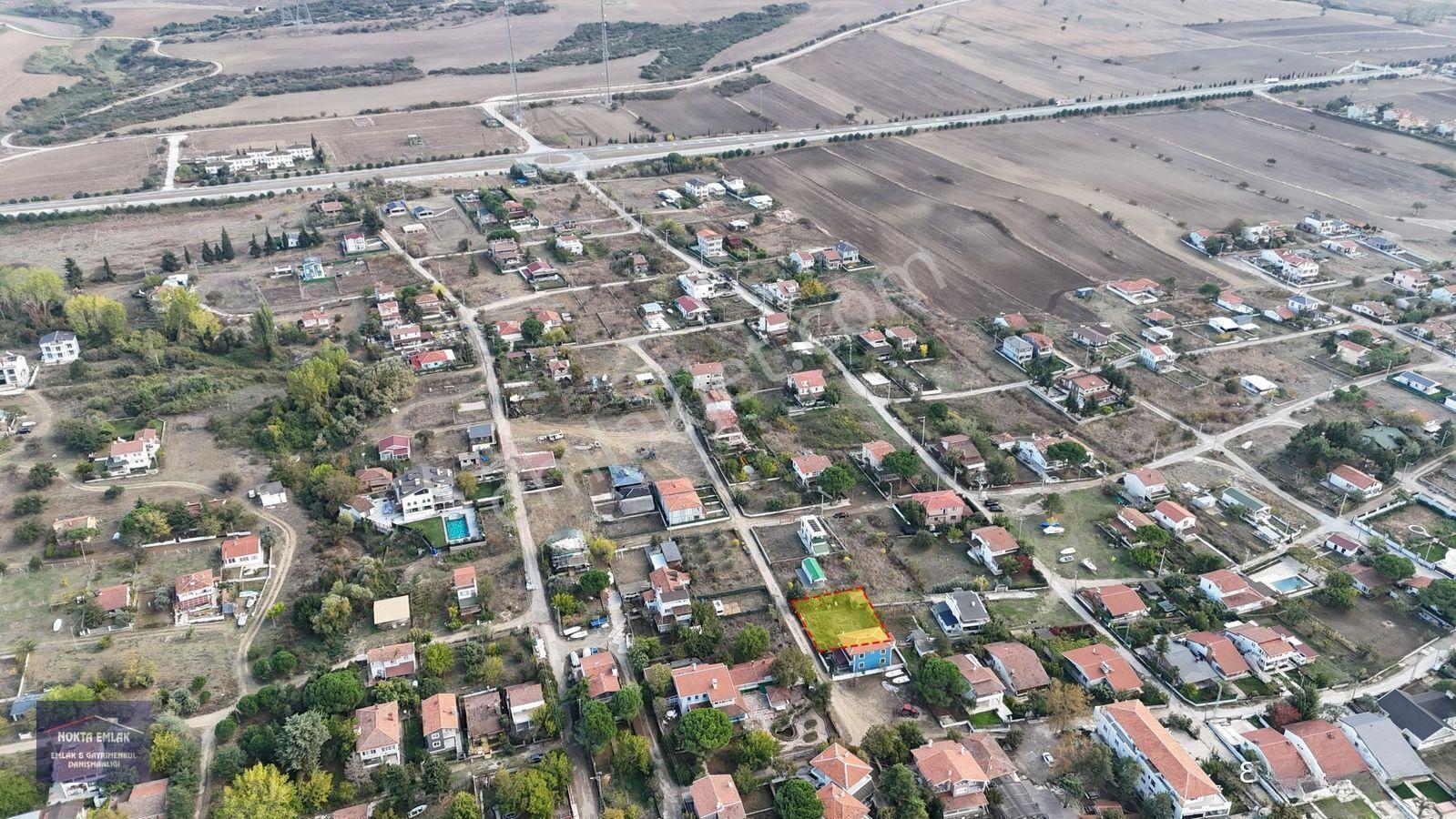 Nokta Emlak | Saros Tatil Köyünde 2 Adet Bitişik 400 M2 Net Arsa Tel Duvar Çevrili — fotoğraf 3