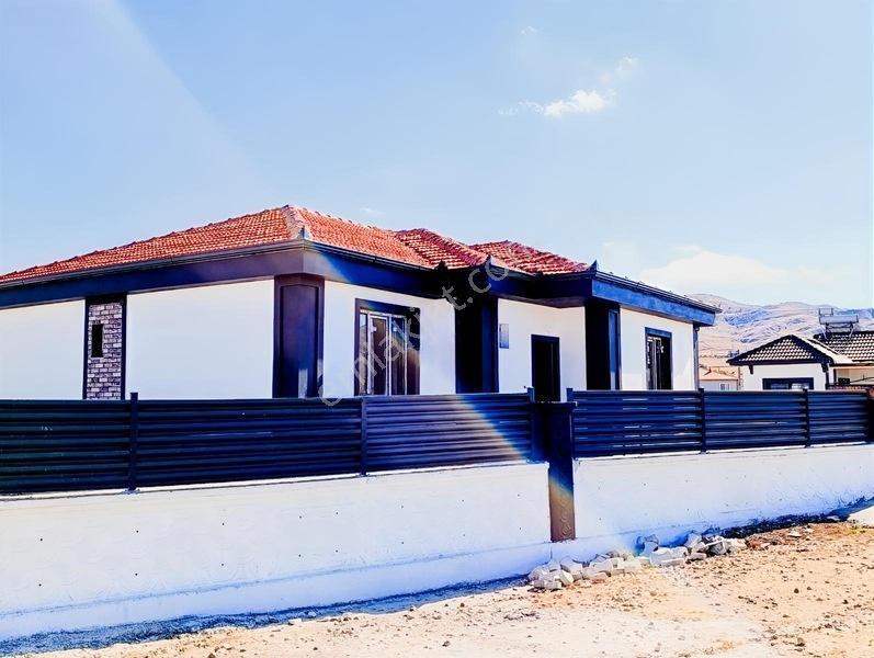 Geniş Bahçeli Yola Sıfır Müstakil Yayla Evi — fotoğraf 5