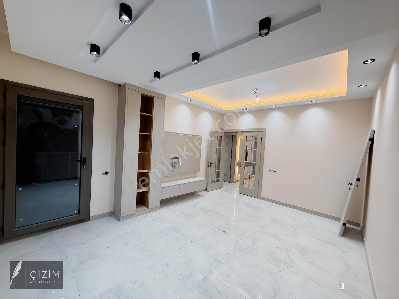 Yenişafak'ta Havuzlu Site İçerisinde Satılık 3+1 Lüks Daire — fotoğraf 2