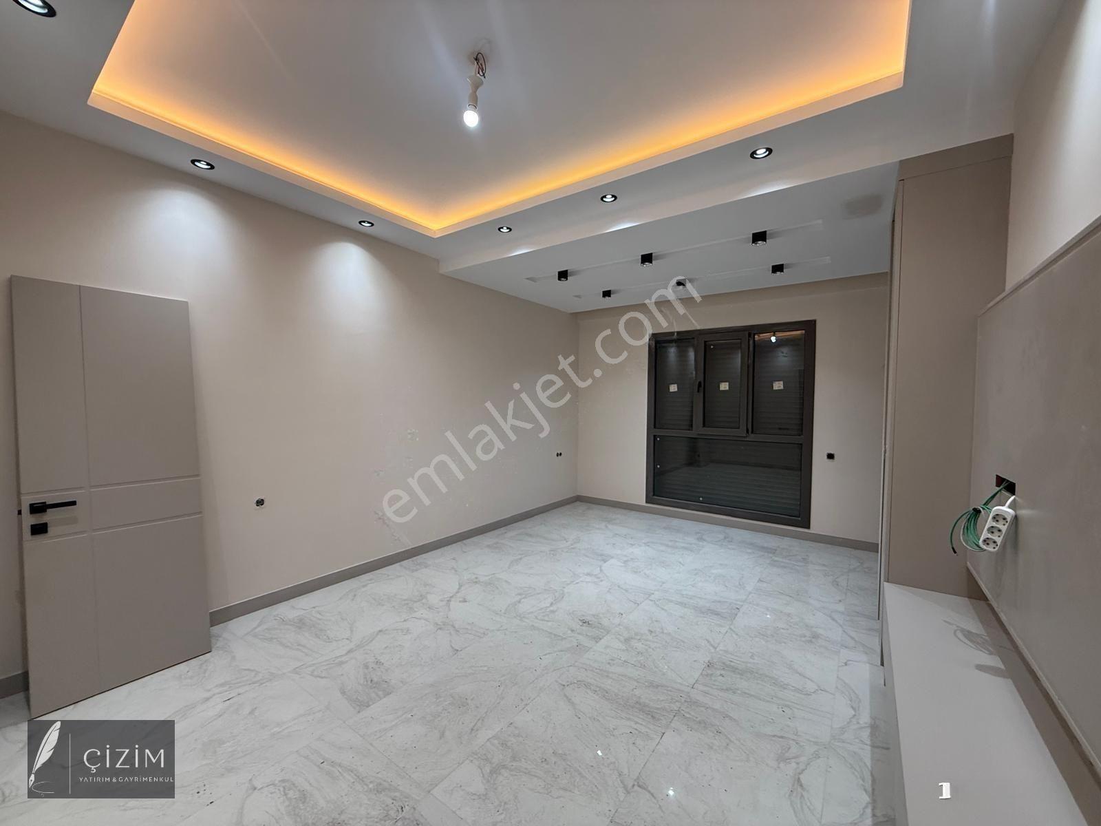 Yenişafak'ta Havuzlu Site İçerisinde Satılık 3+1 Lüks Daire — fotoğraf 4