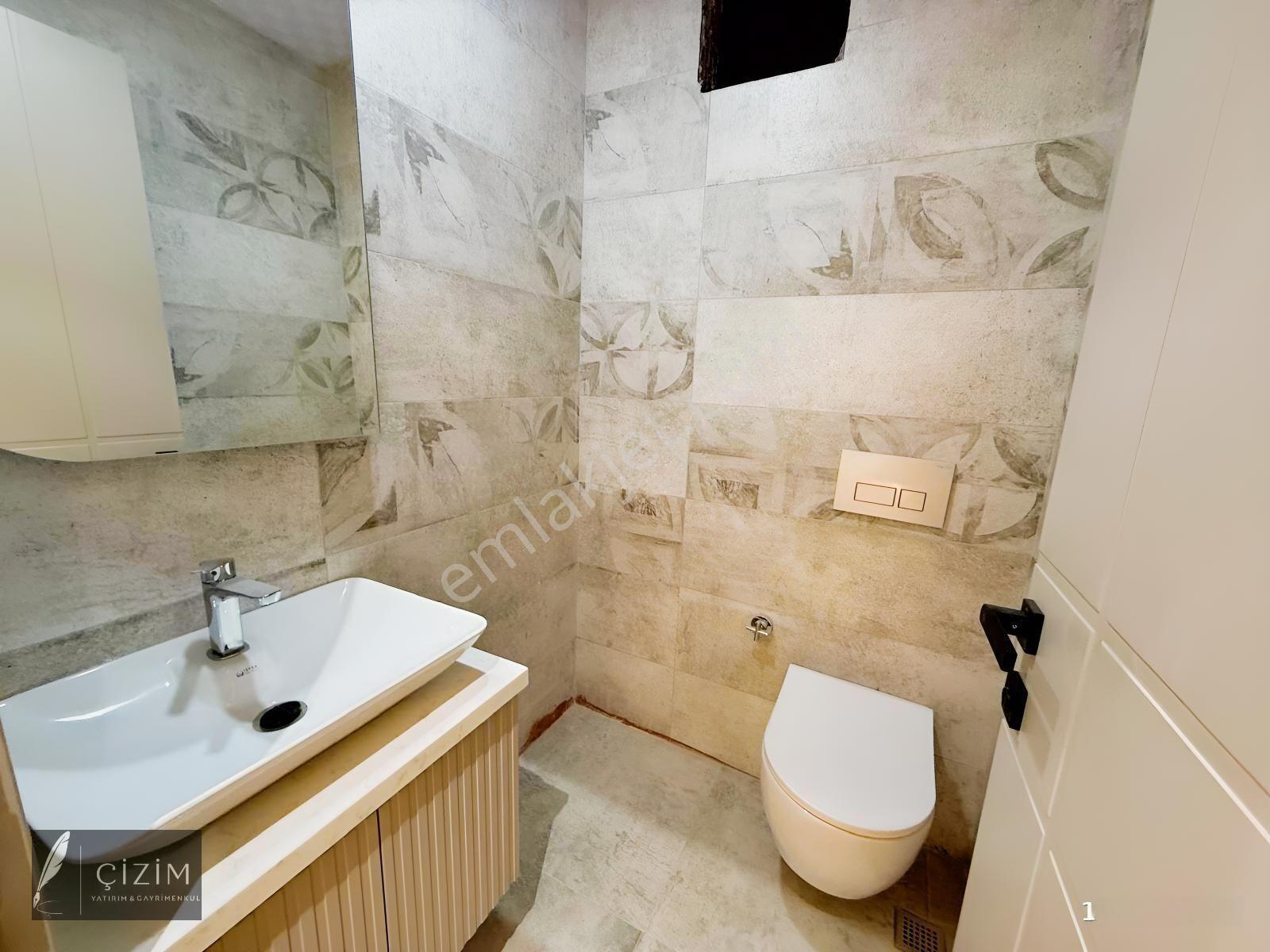 Yenişafak'ta Havuzlu Site İçerisinde Satılık 3+1 Lüks Daire — fotoğraf 8