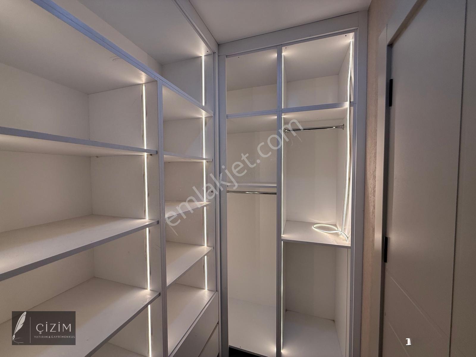 Yenişafak'ta Havuzlu Site İçerisinde Satılık 3+1 Lüks Daire — fotoğraf 16
