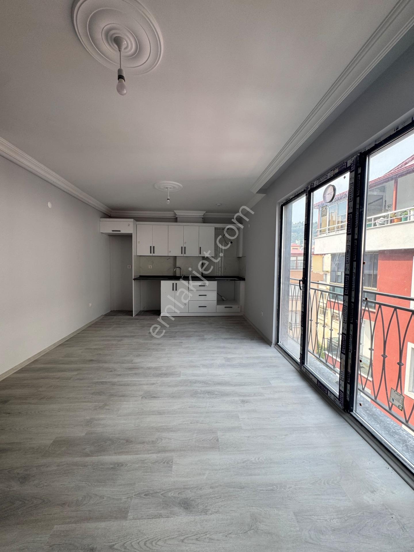 Giresun Teyyareddüzü Mahlesi Satlık 1+1 Daire — fotoğraf 12