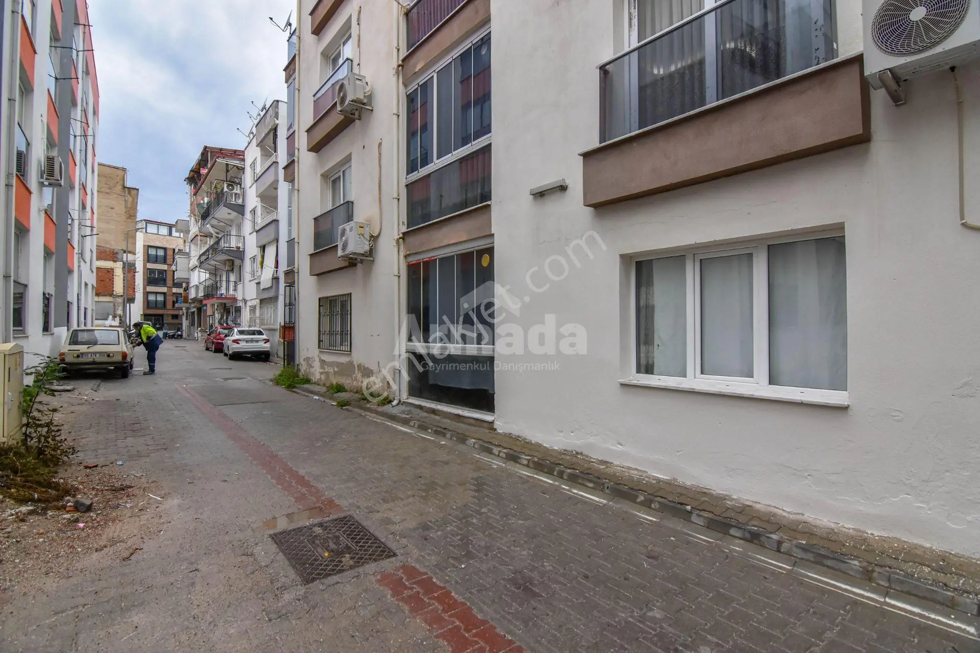 Kuşadası Şehir Merkezinde Fırsat Fiyata Satılık 1+1 Daire — fotoğraf 2
