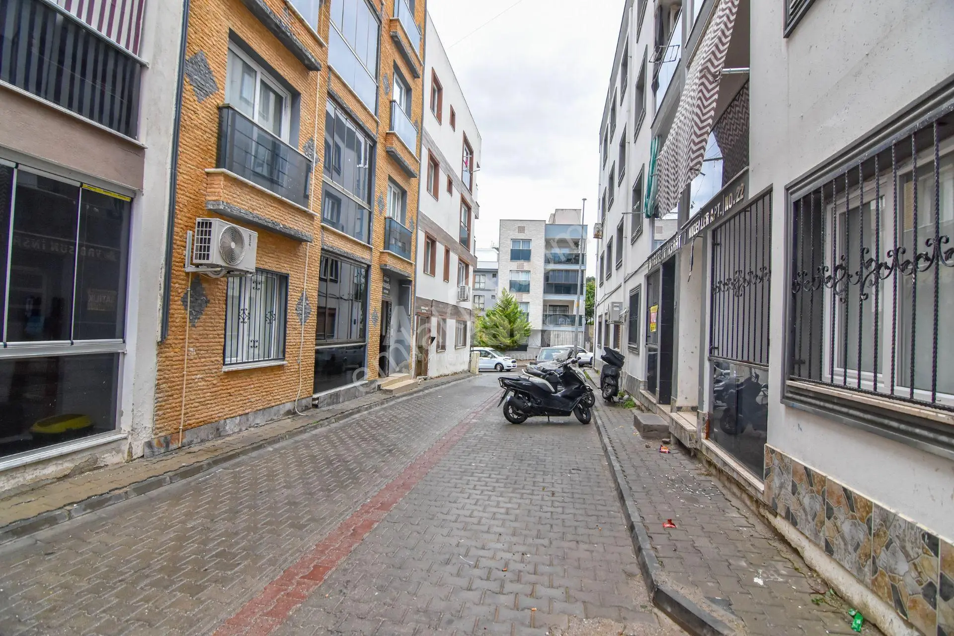 Kuşadası Şehir Merkezinde Fırsat Fiyata Satılık 1+1 Daire — fotoğraf 3