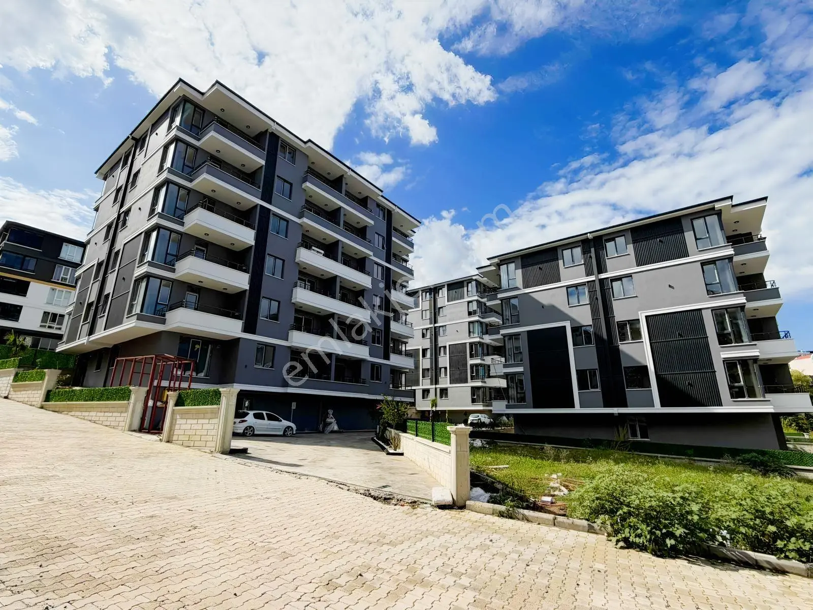 Site İçi Havuzlu Manzaralı Sıfır 1+1 Satılık Daire
