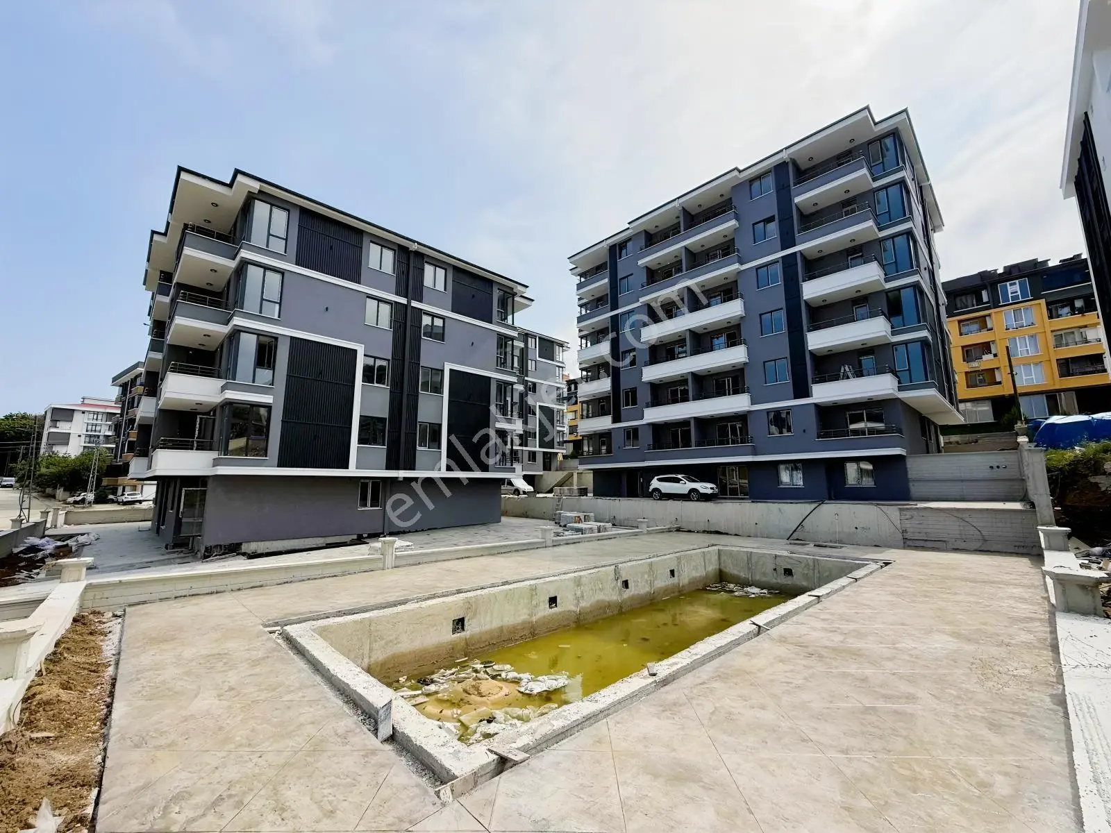 Site İçi Havuzlu Manzaralı Sıfır 1+1 Satılık Daire — fotoğraf 2