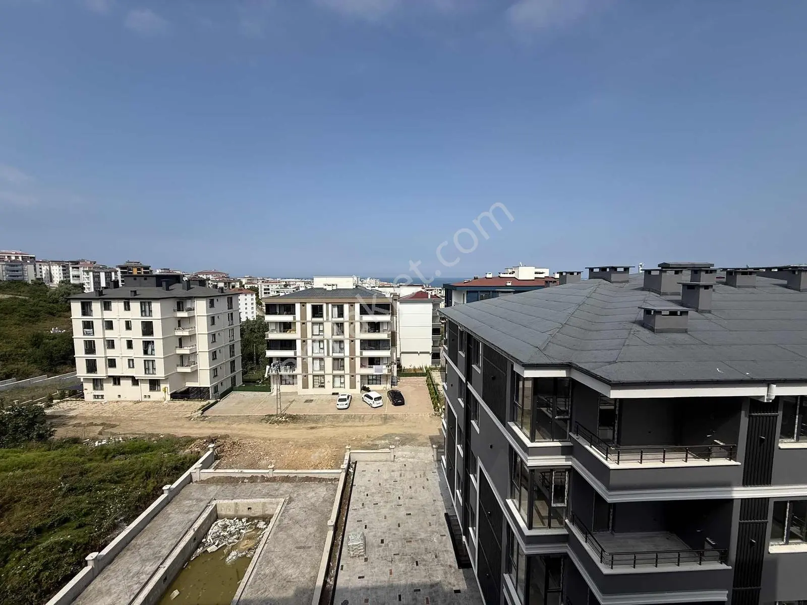 Site İçi Havuzlu Manzaralı Sıfır 1+1 Satılık Daire — fotoğraf 3