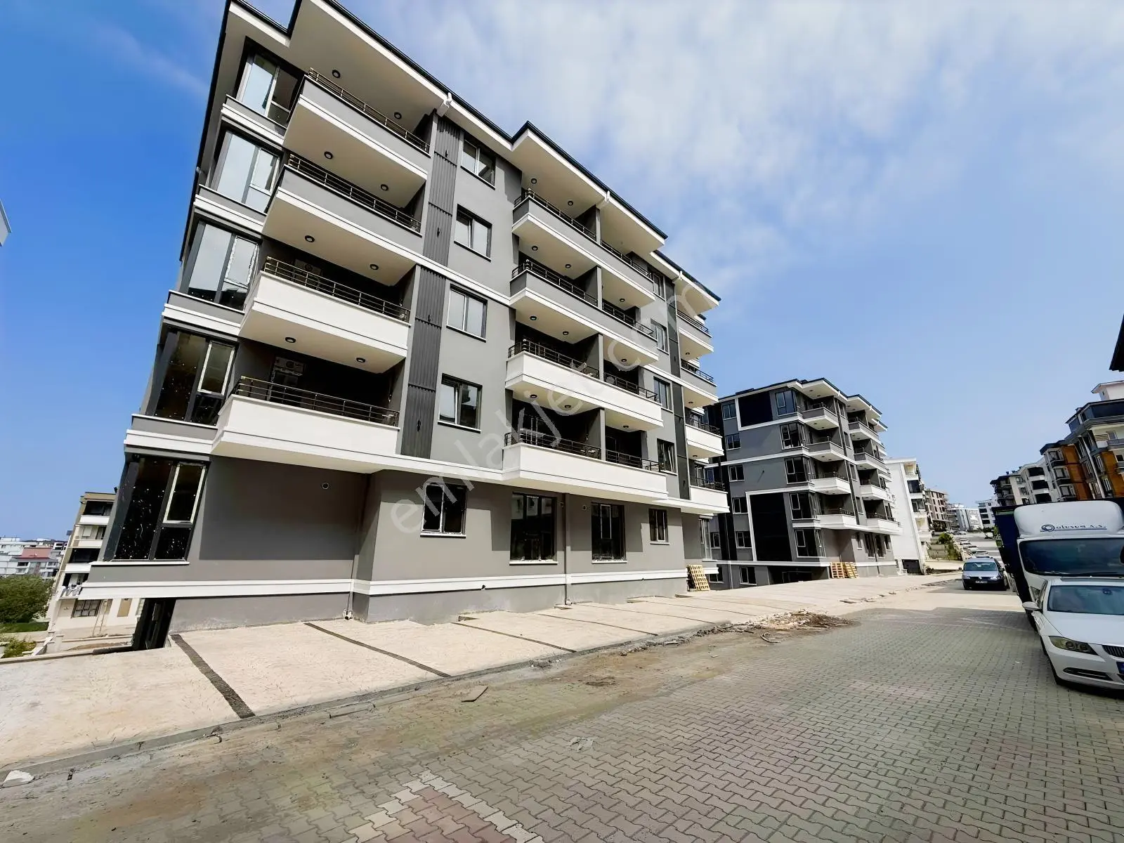Site İçi Havuzlu Manzaralı Sıfır 1+1 Satılık Daire — fotoğraf 4