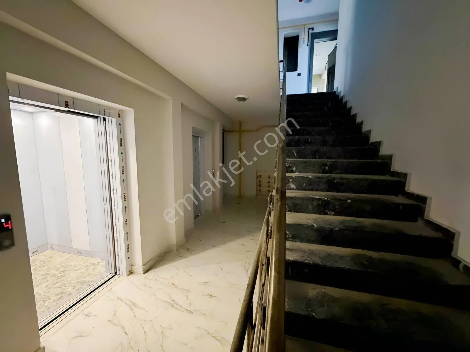 Site İçi Havuzlu Manzaralı Sıfır 1+1 Satılık Daire — fotoğraf 9