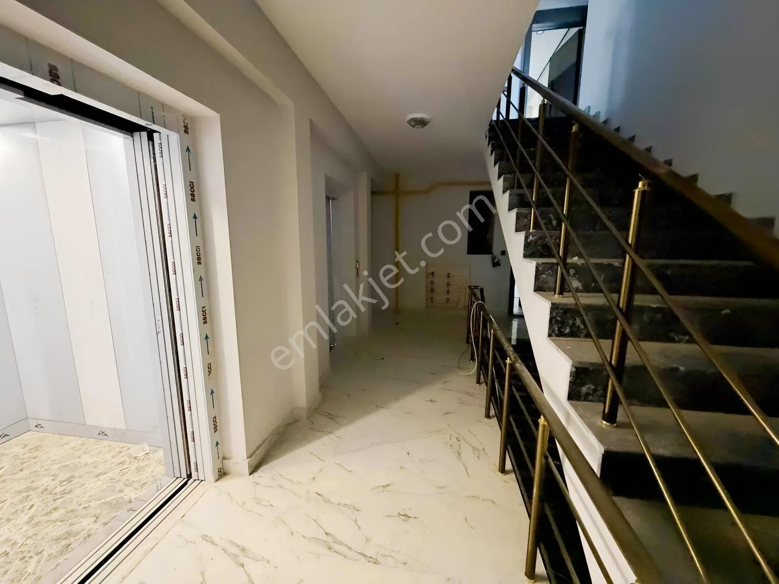 Site İçi Havuzlu Manzaralı Sıfır 1+1 Satılık Daire — fotoğraf 10