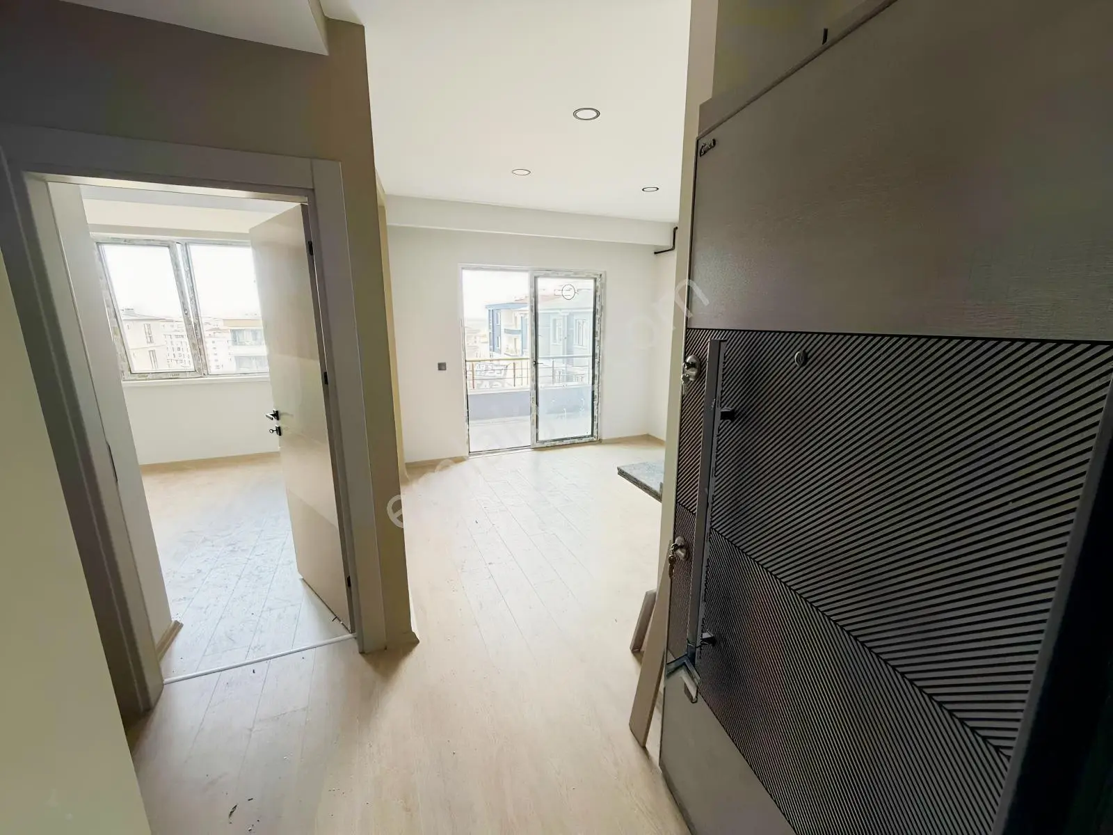Site İçi Havuzlu Manzaralı Sıfır 1+1 Satılık Daire — fotoğraf 11