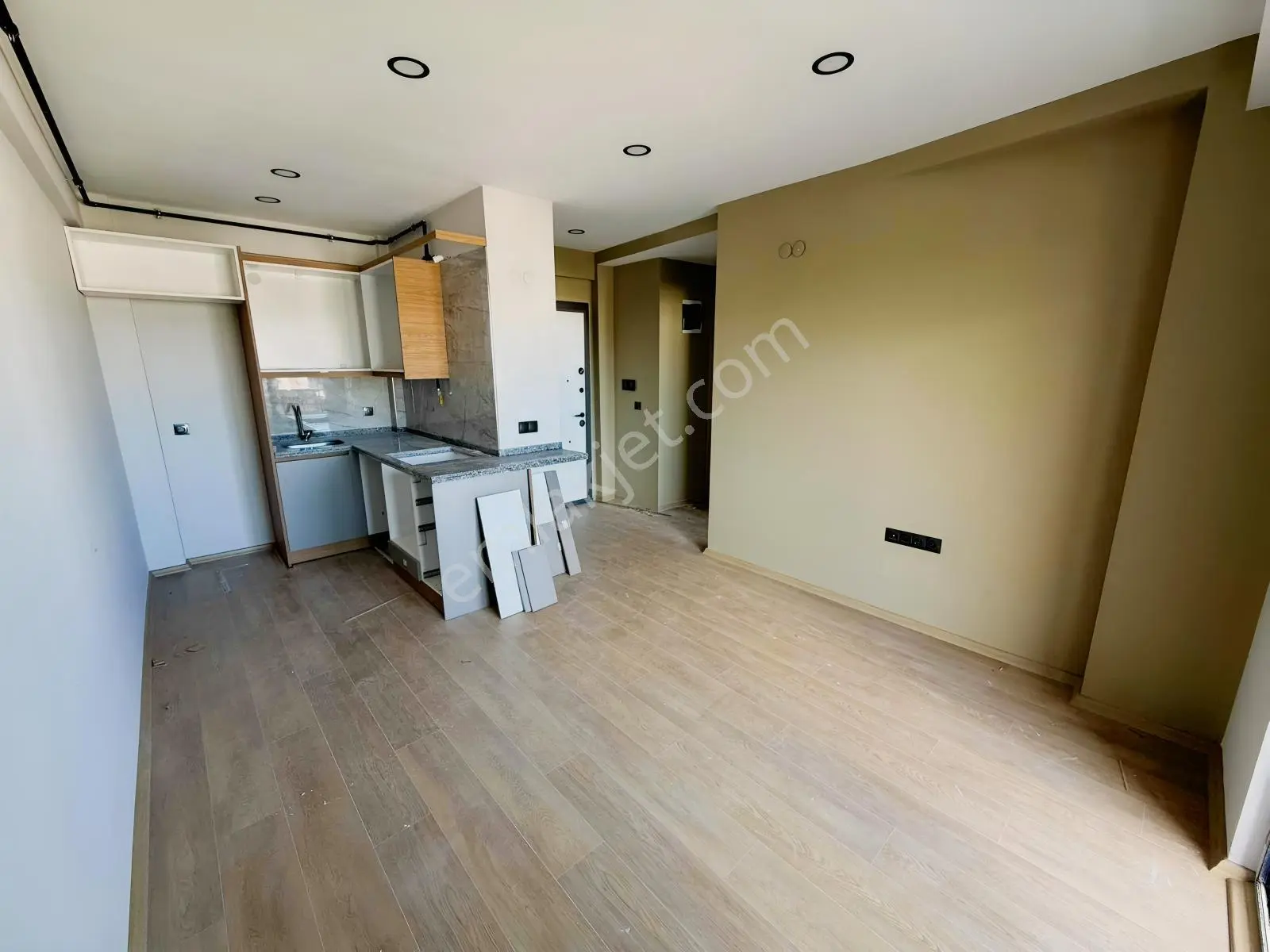 Site İçi Havuzlu Manzaralı Sıfır 1+1 Satılık Daire — fotoğraf 19