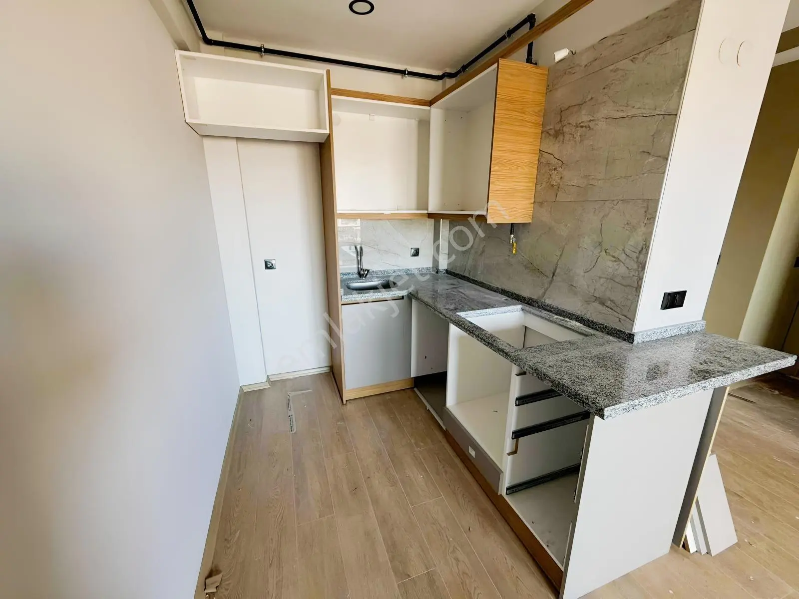Site İçi Havuzlu Manzaralı Sıfır 1+1 Satılık Daire — fotoğraf 20