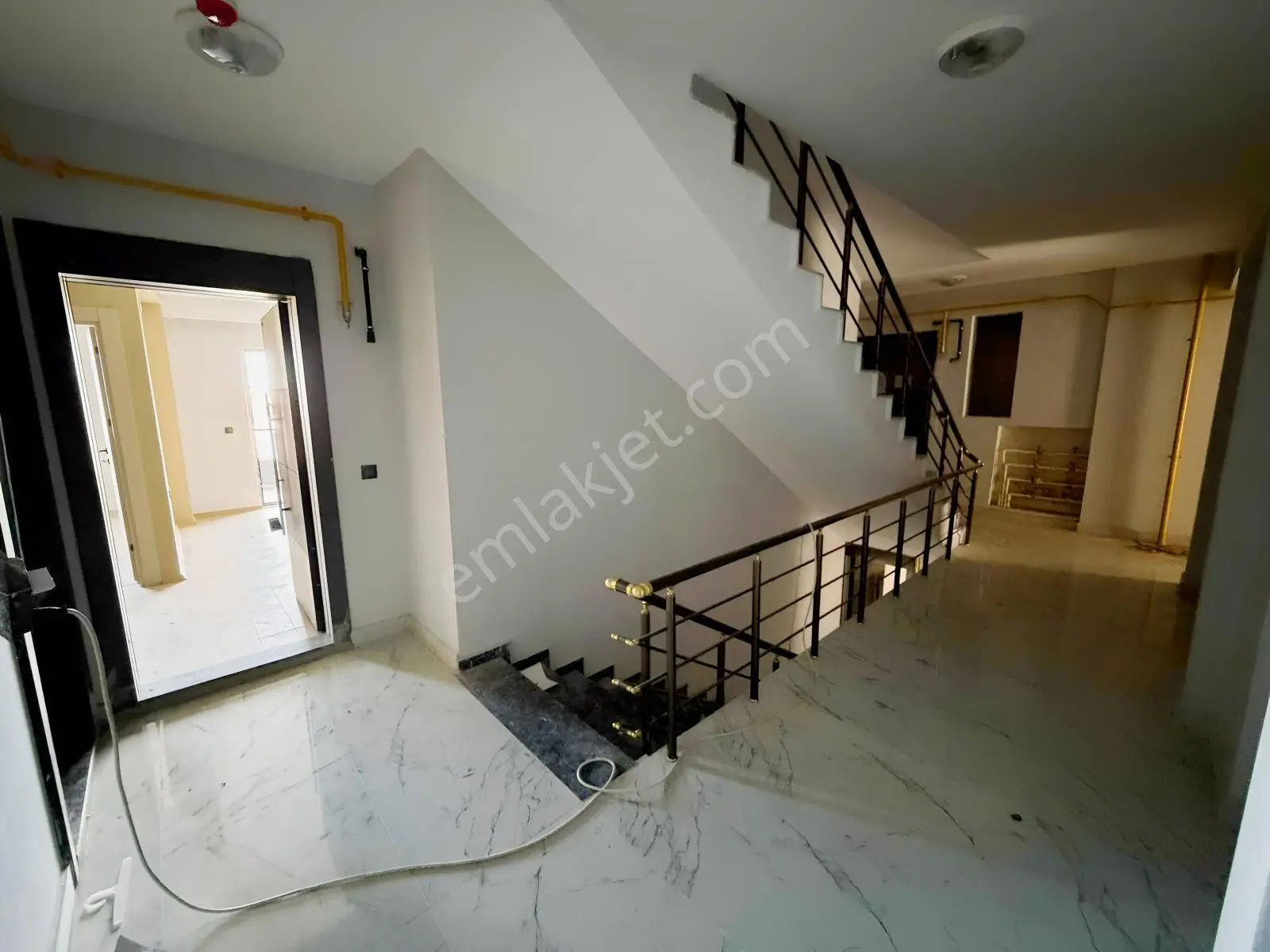 Site İçi Havuzlu Manzaralı Sıfır 1+1 Satılık Daire — fotoğraf 25