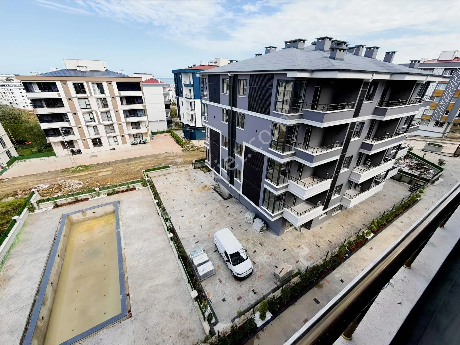 Site İçi Havuzlu Manzaralı Sıfır 1+1 Satılık Daire — fotoğraf 27