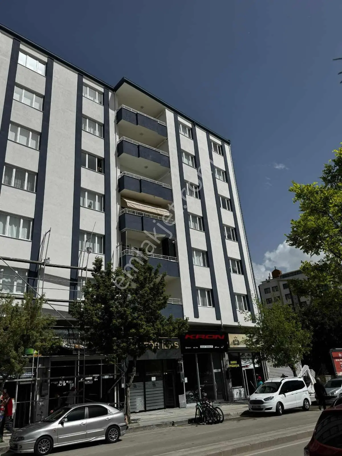 Vanın Kalbinde, Kültür Sarayı Karşısı Geniş Ve Ferah 3+1 Daire!