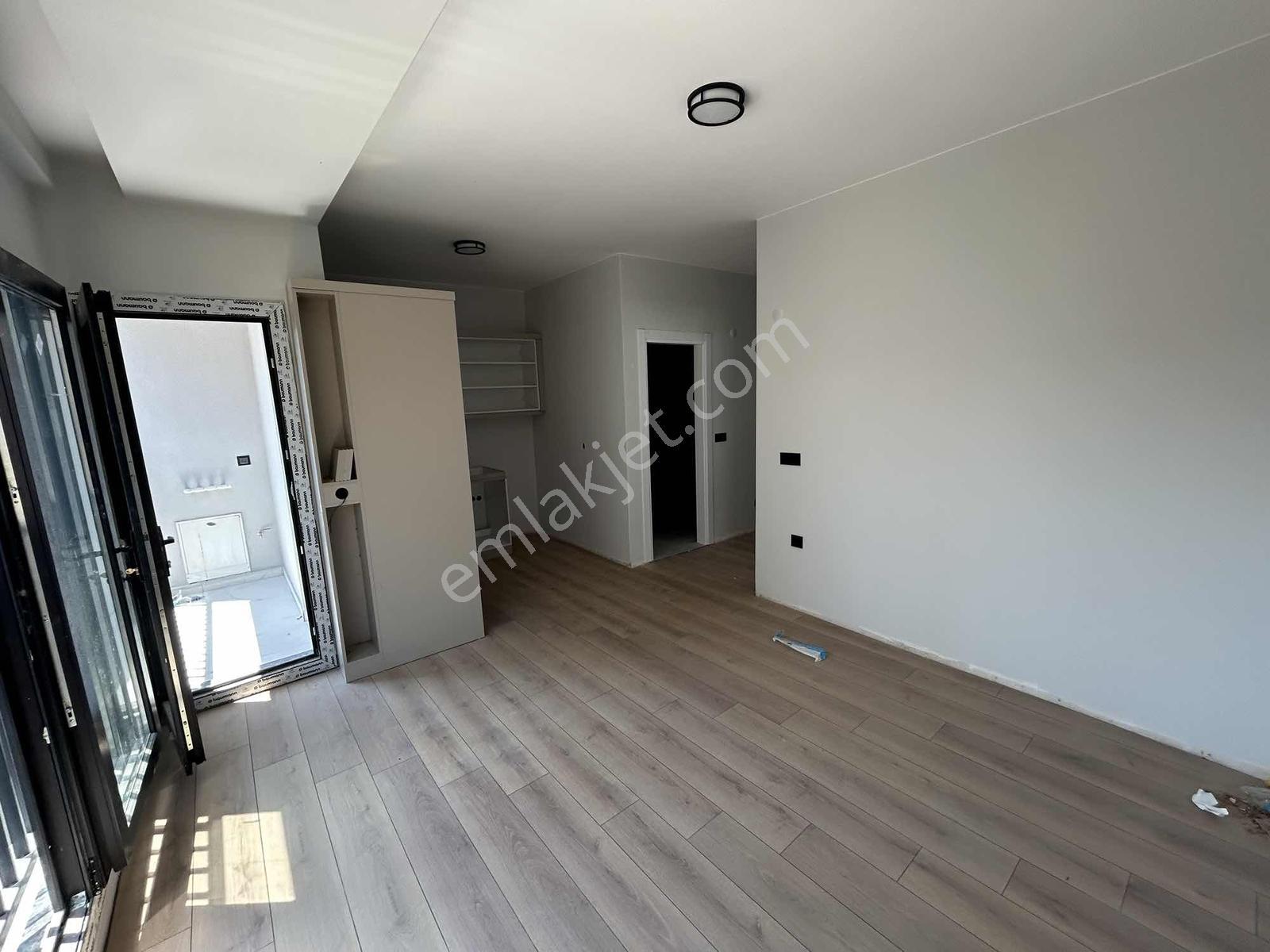 Acil Kuşadası Merkez Denize 200 Metre Mesafede Satılık 2+1 Daire — fotoğraf 2