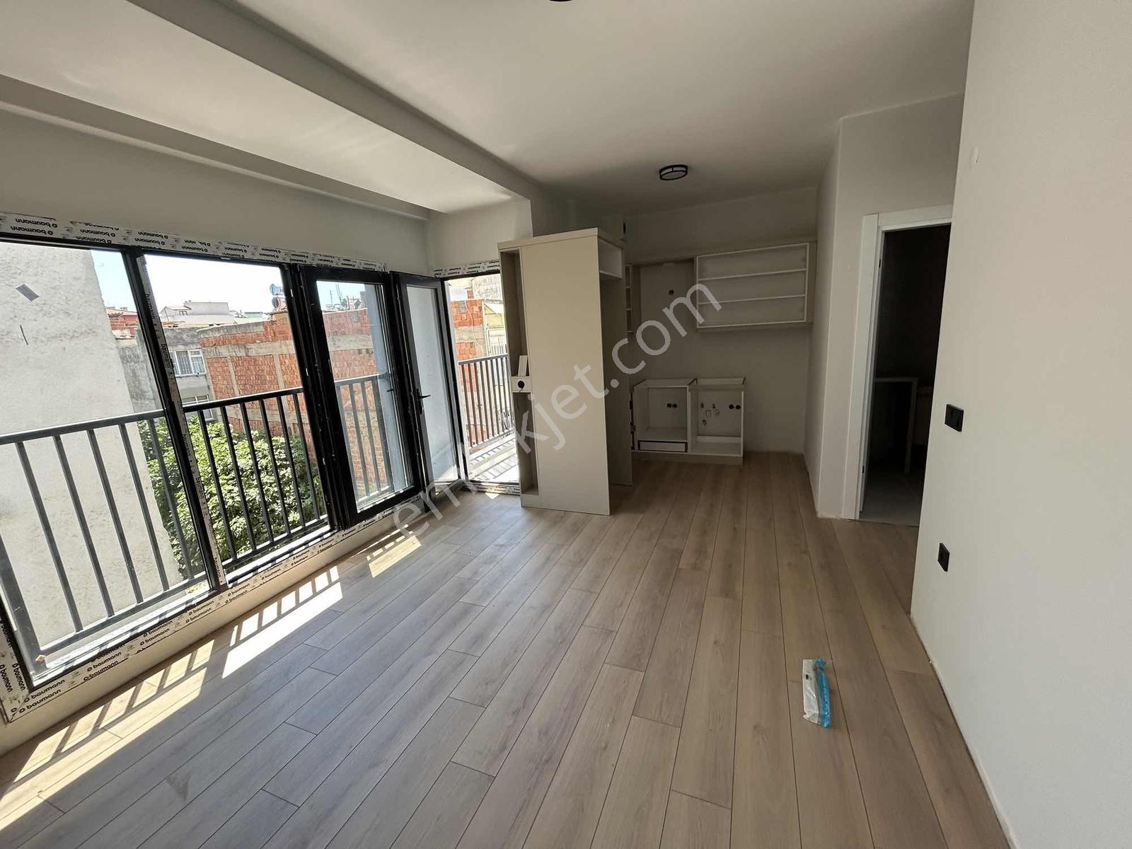 Acil Kuşadası Merkez Denize 200 Metre Mesafede Satılık 2+1 Daire — fotoğraf 3