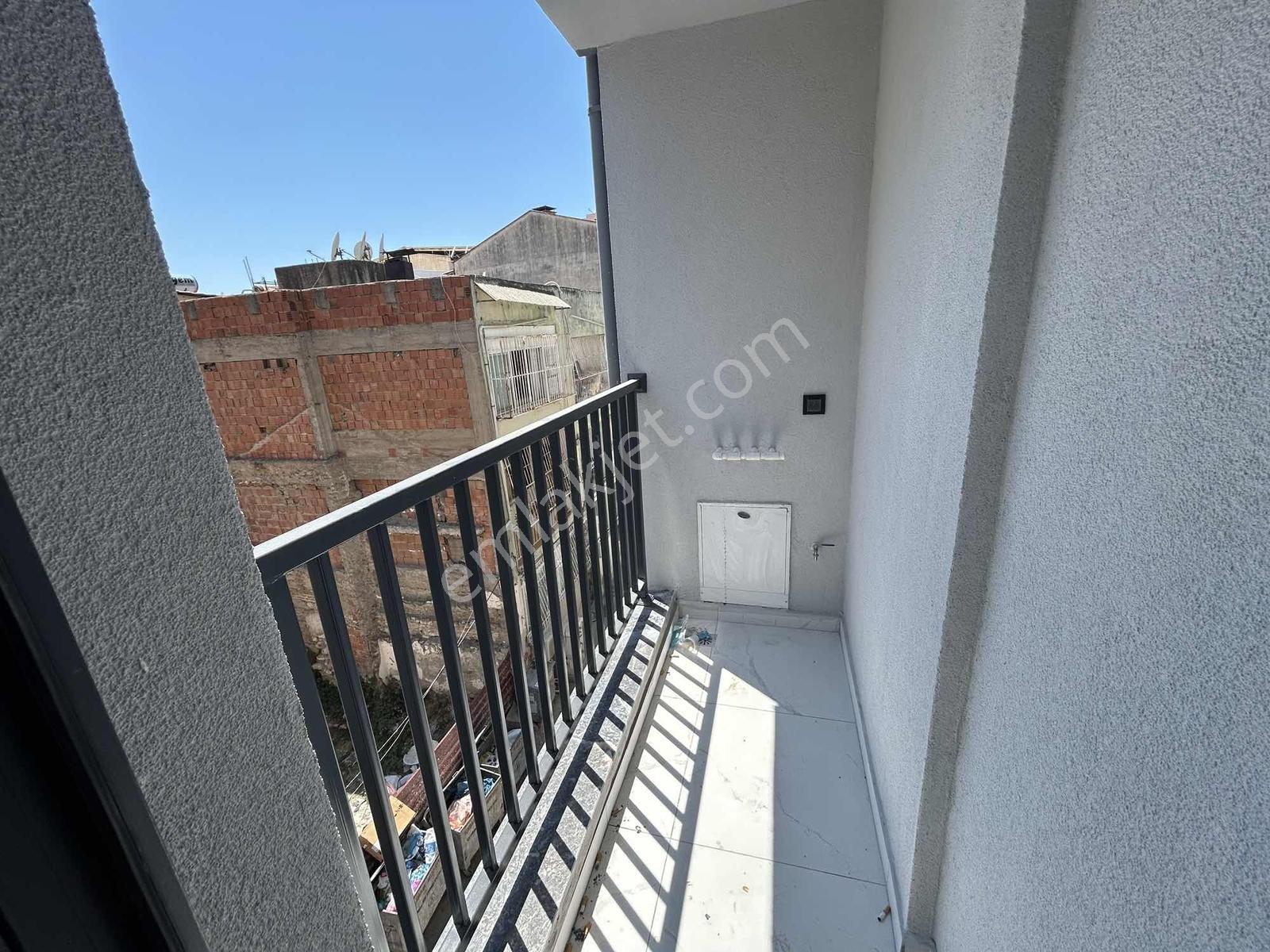 Acil Kuşadası Merkez Denize 200 Metre Mesafede Satılık 2+1 Daire — fotoğraf 7