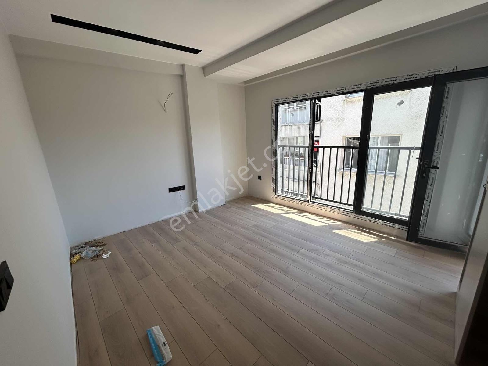 Acil Kuşadası Merkez Denize 200 Metre Mesafede Satılık 2+1 Daire — fotoğraf 9
