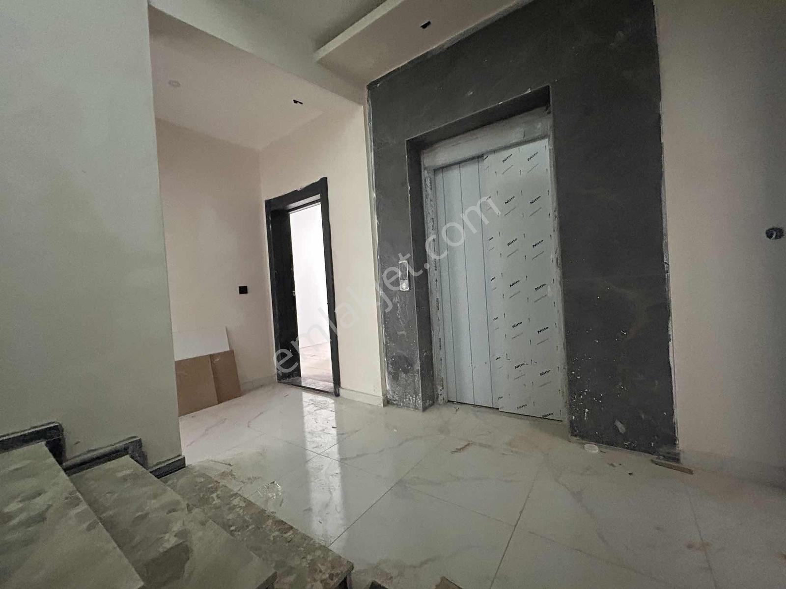 Acil Kuşadası Merkez Denize 200 Metre Mesafede Satılık 2+1 Daire — fotoğraf 10