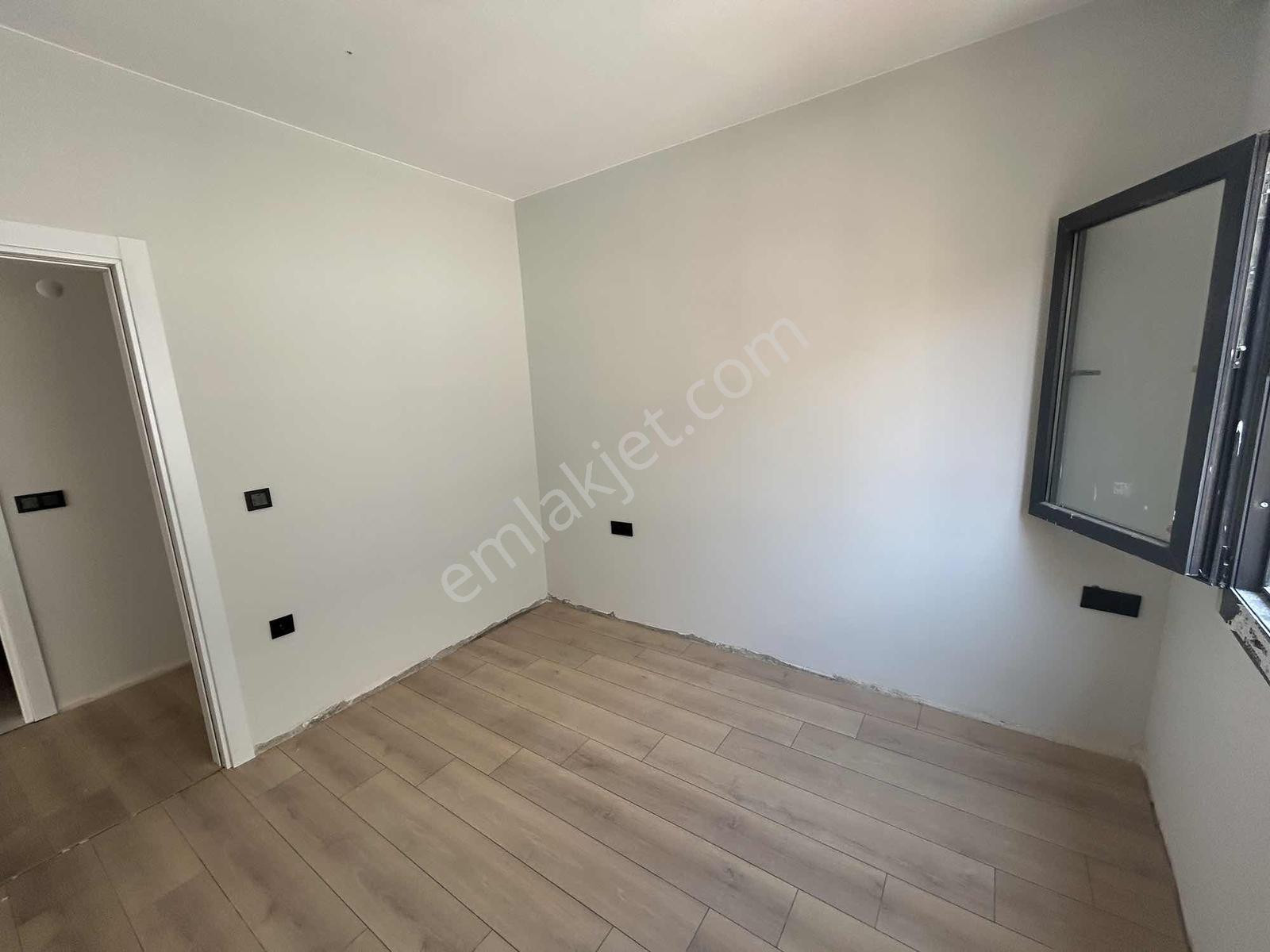 Acil Kuşadası Merkez Denize 200 Metre Mesafede Satılık 2+1 Daire — fotoğraf 11