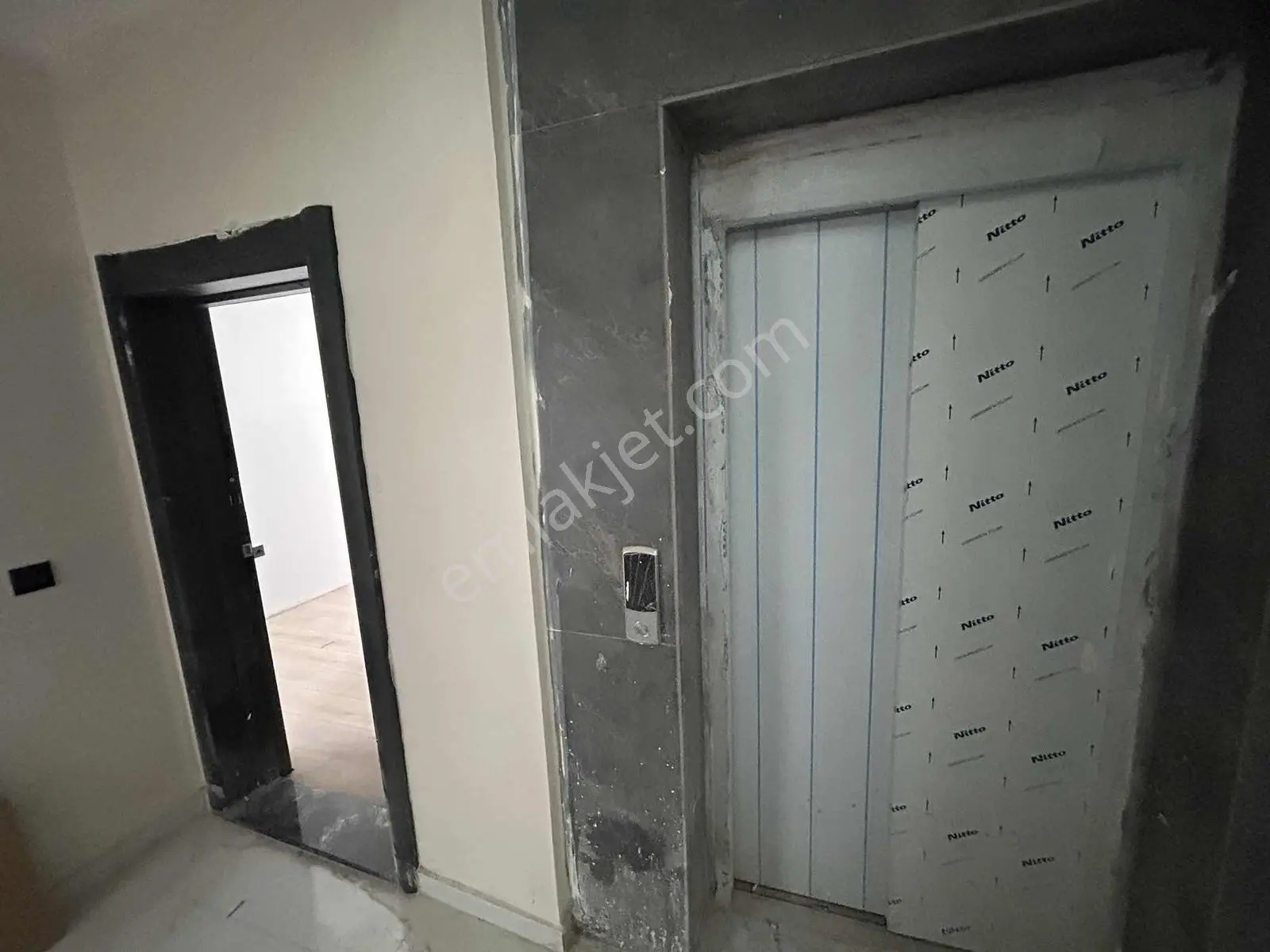 Acil Kuşadası Merkez Denize 200 Metre Mesafede Satılık 2+1 Daire — fotoğraf 14
