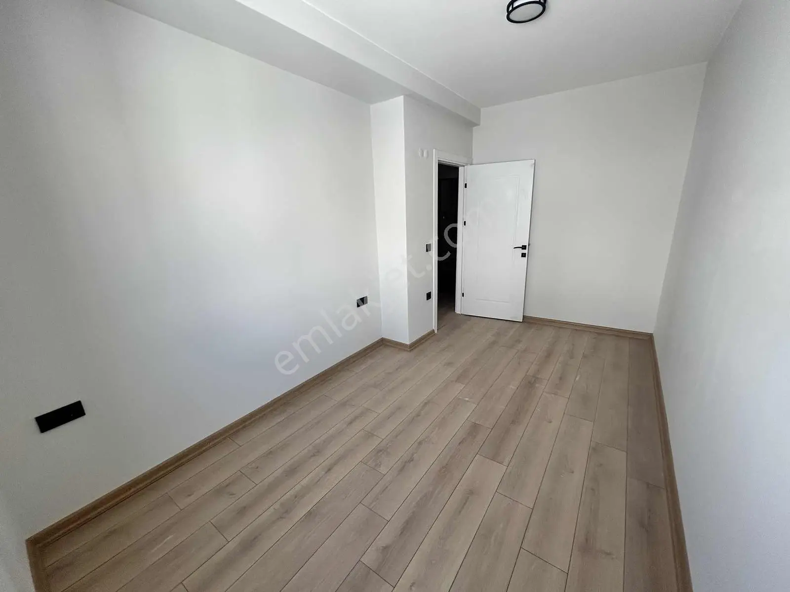 Acil Kuşadası Merkez Denize 200 Metre Mesafede Satılık 2+1 Daire — fotoğraf 18