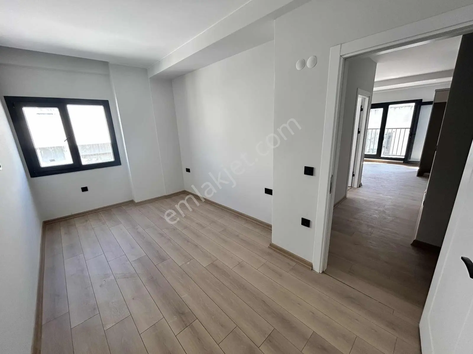 Acil Kuşadası Merkez Denize 200 Metre Mesafede Satılık 2+1 Daire — fotoğraf 23