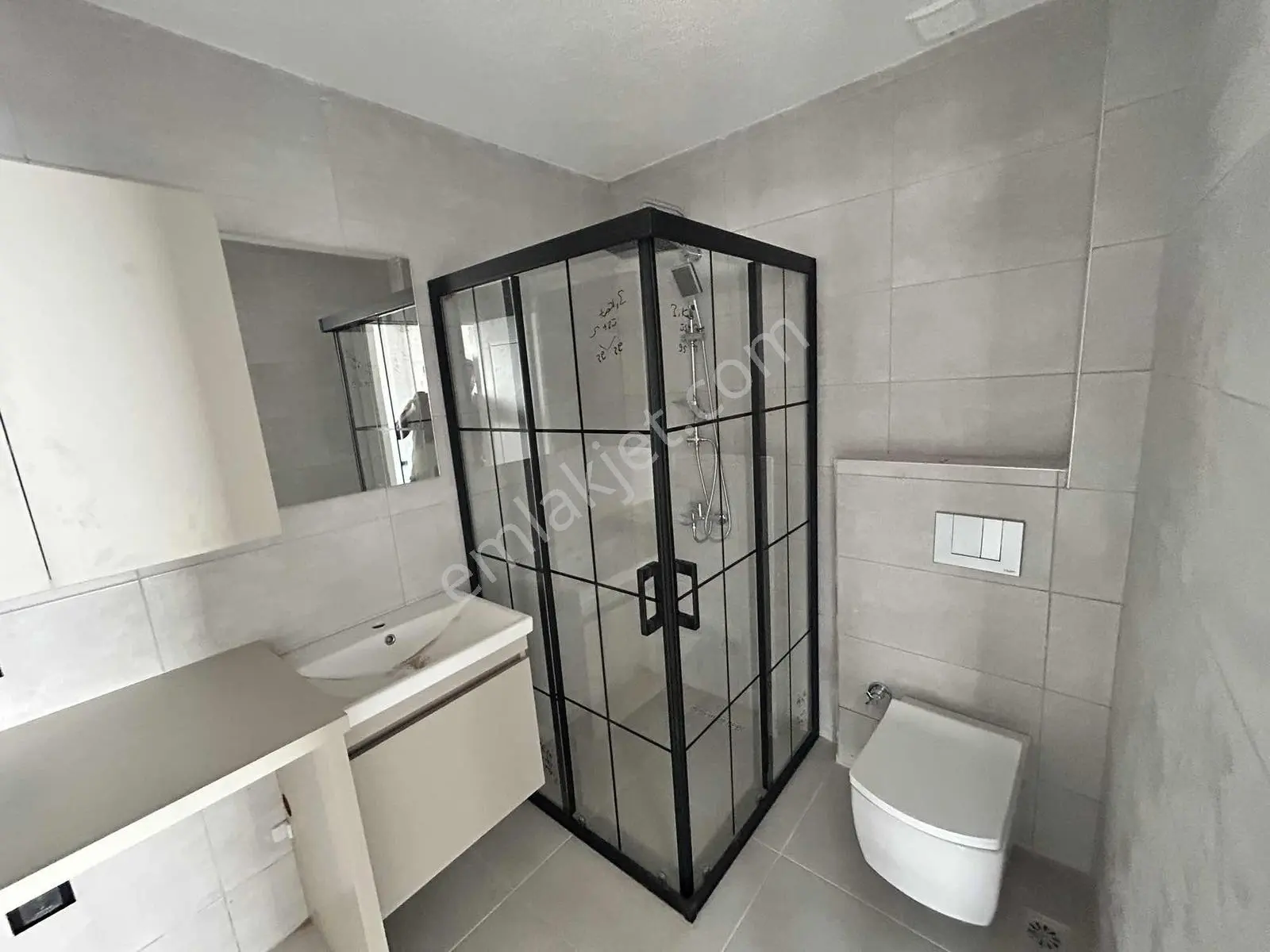 Acil Kuşadası Merkez Denize 200 Metre Mesafede Satılık 2+1 Daire — fotoğraf 35