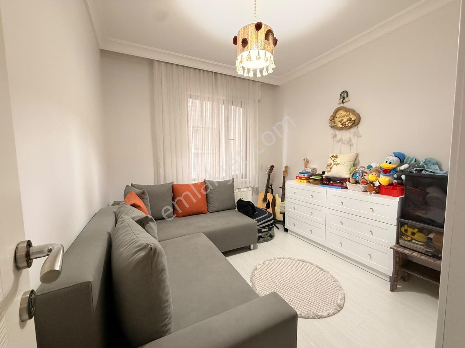 Ulukaya*okullar Cadde Üzeri Park Yakını Kat Konumunda 3+1 Daire — fotoğraf 13