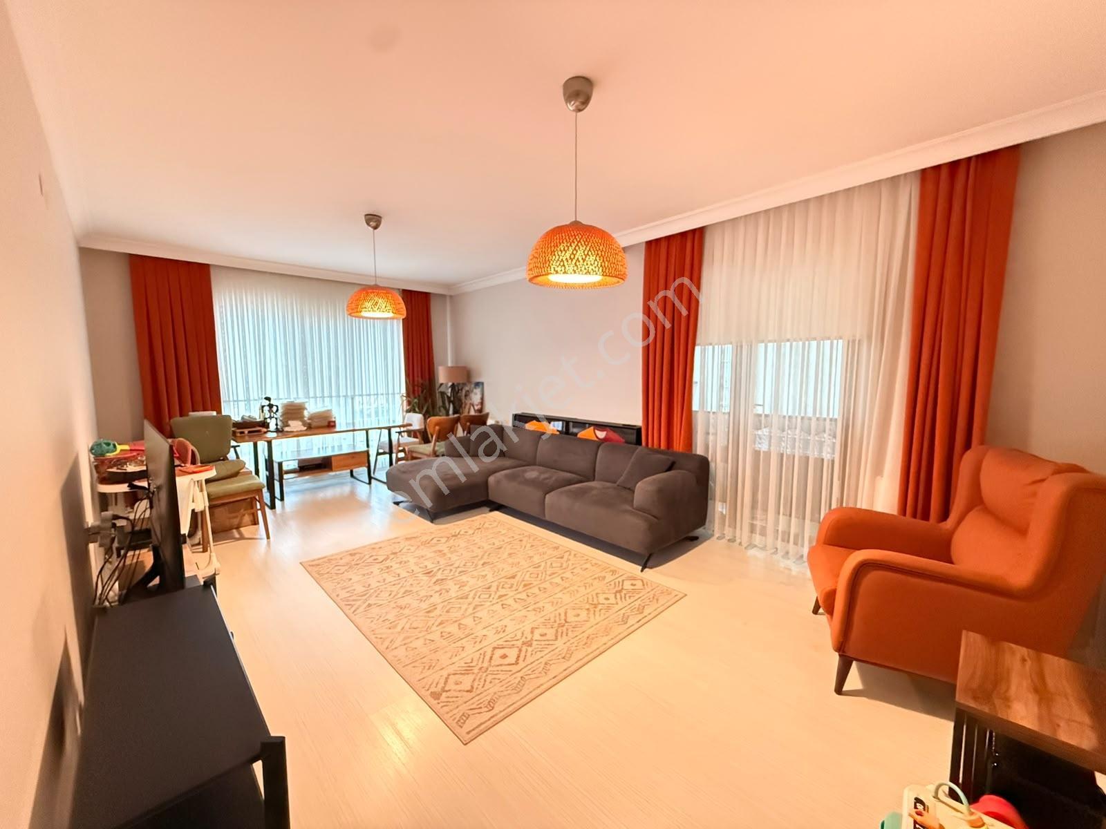 Ulukaya*okullar Cadde Üzeri Park Yakını Kat Konumunda 3+1 Daire — fotoğraf 30