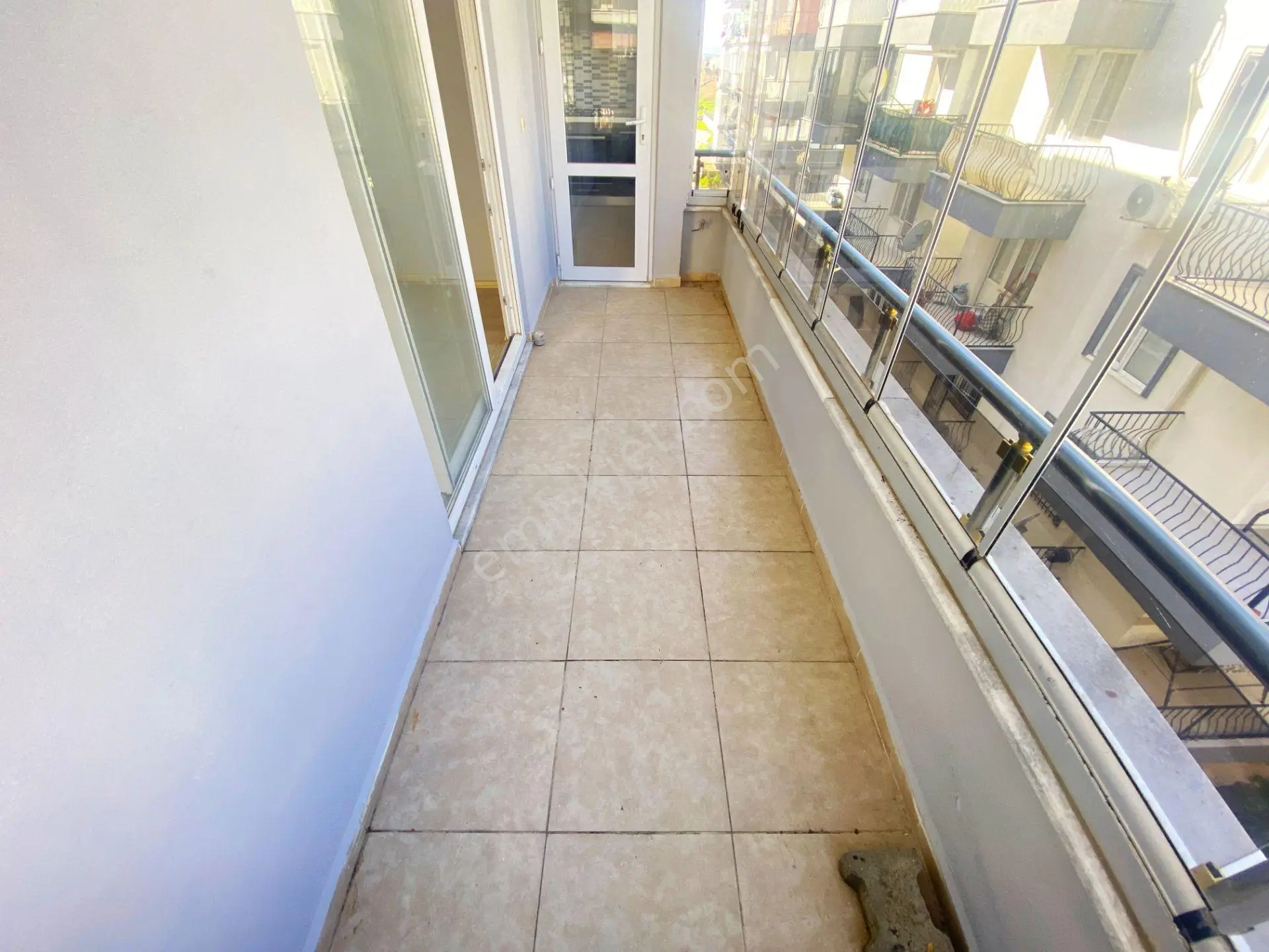 Aktiften Akçayda Satılık Denize 300 Metre 9 Yaşında Arakat Harika Devasa 2+1 Daire — fotoğraf 26