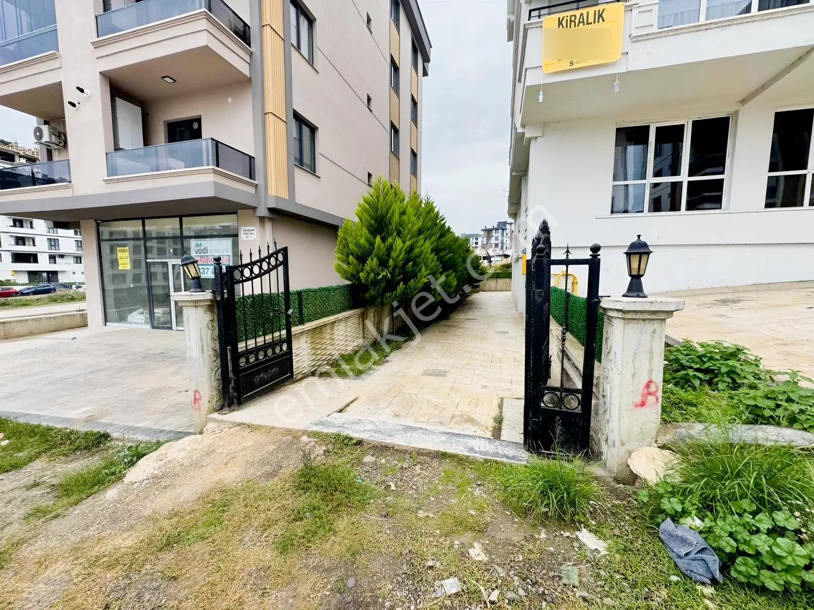 Atakum Körfez Mah.ulaşıma Yakın Satılık 1+1 Daire — fotoğraf 5