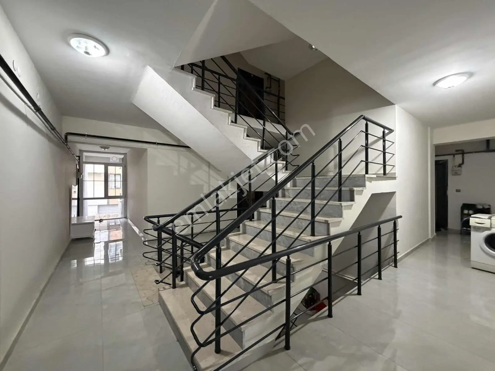 Remax Dem'den Yeni Mahallede Satılık 1+1 Daire — fotoğraf 3
