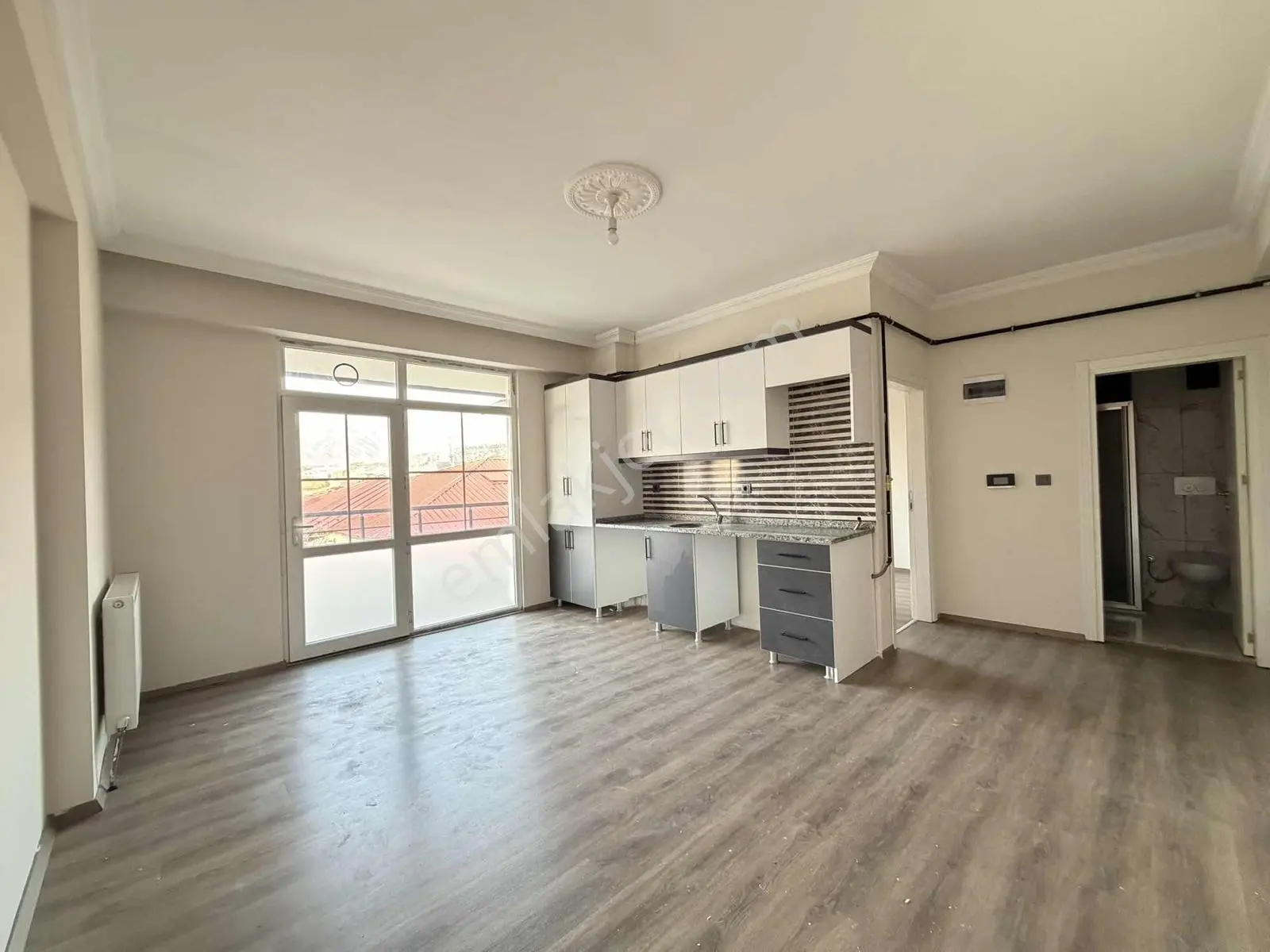 Remax Dem'den Yeni Mahallede Satılık 1+1 Daire — fotoğraf 8