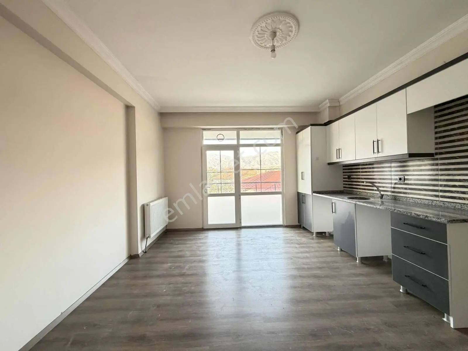 Remax Dem'den Yeni Mahallede Satılık 1+1 Daire — fotoğraf 9