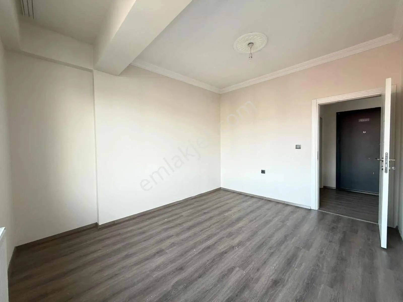 Remax Dem'den Yeni Mahallede Satılık 1+1 Daire — fotoğraf 10