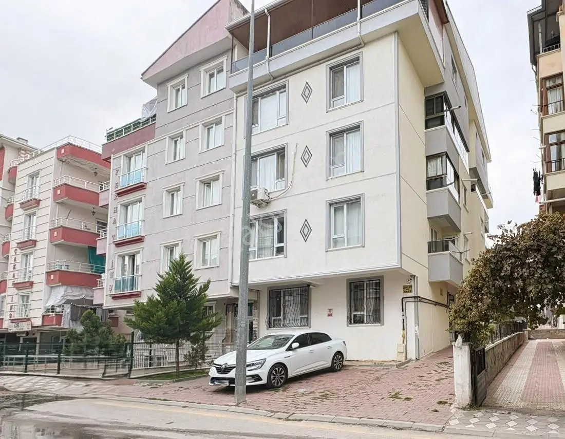 Kazım Karabekır Mah Merkezı Konumda Ara Katta 2+1 Satılık Daıre