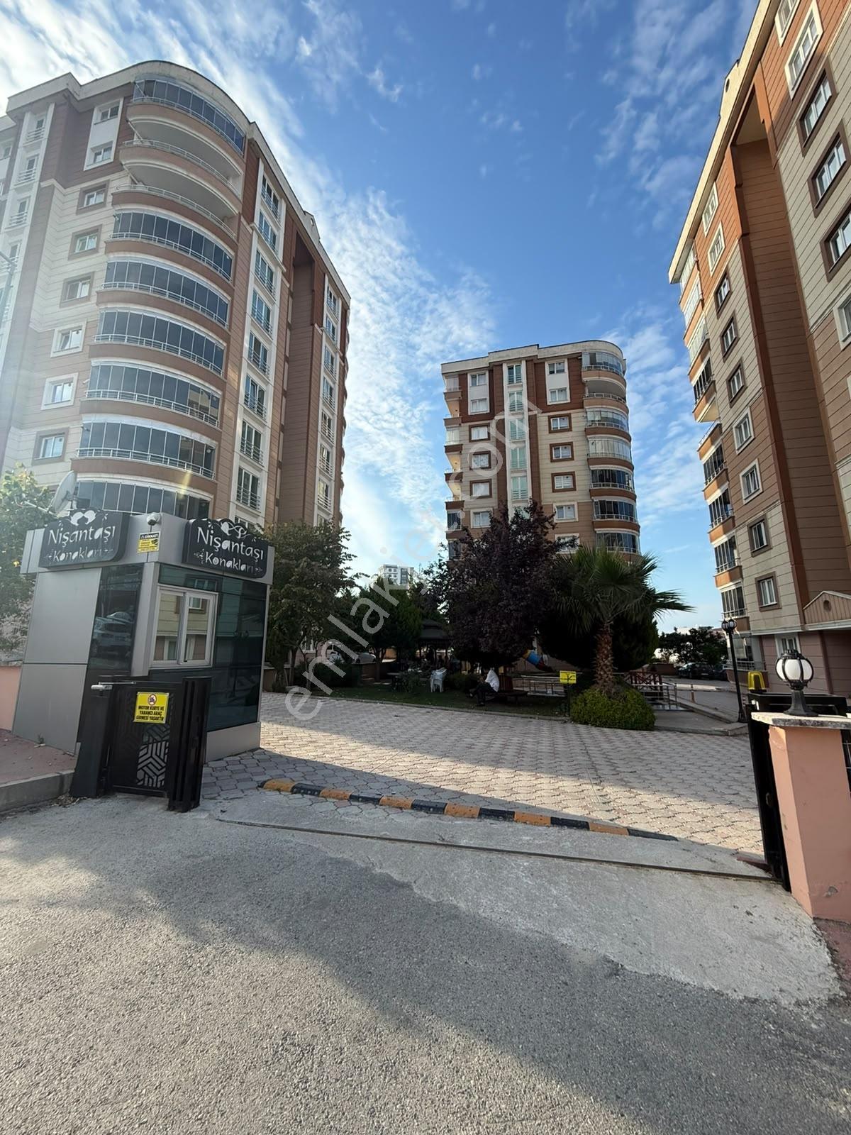 Nişantaşı Konaklarında Deniz Manzaralı Daire