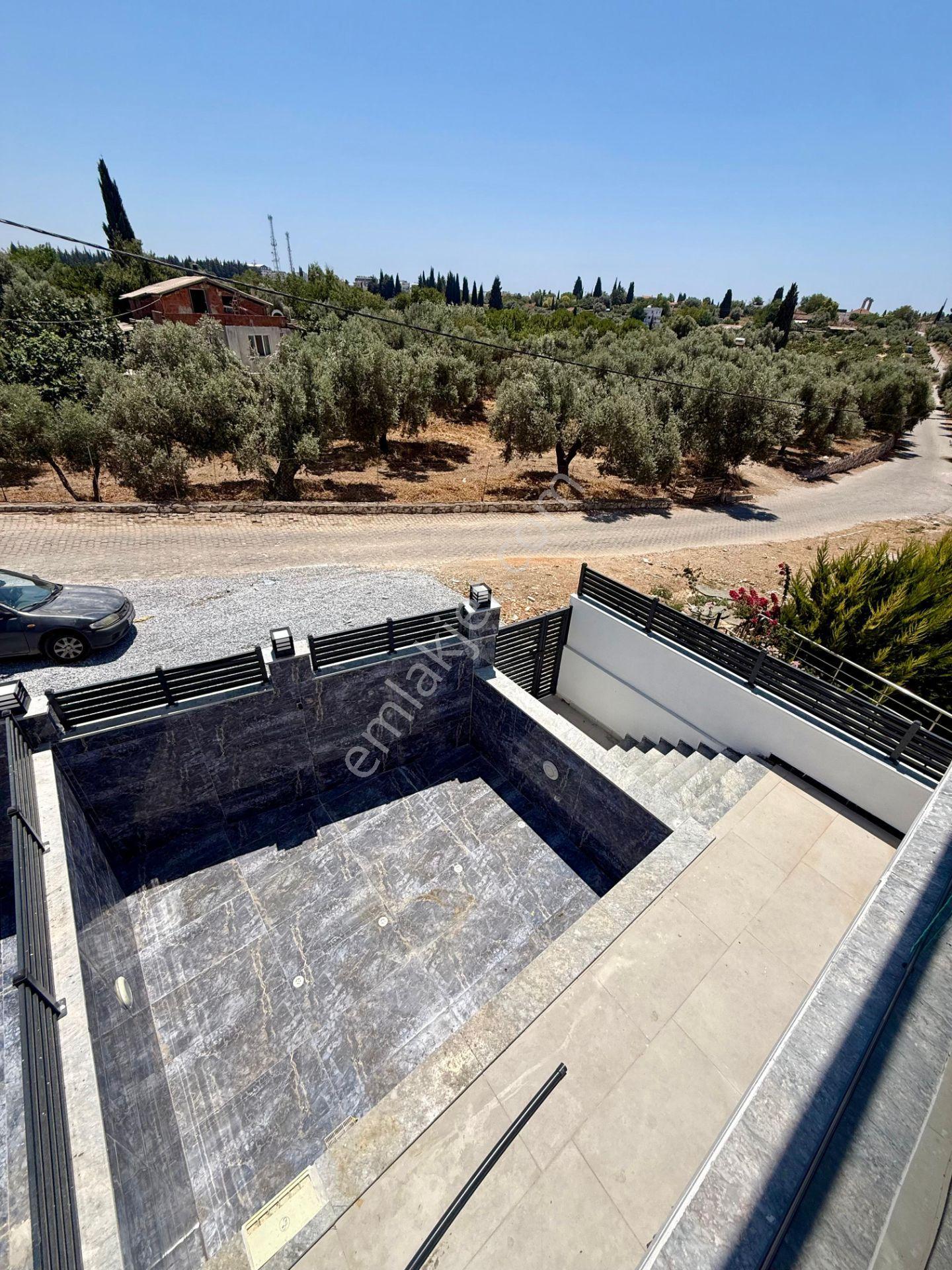 Büyük Ailelere Özel Dev Gibi Havuzlu Ve Bahçeli Lüks Villa — fotoğraf 2