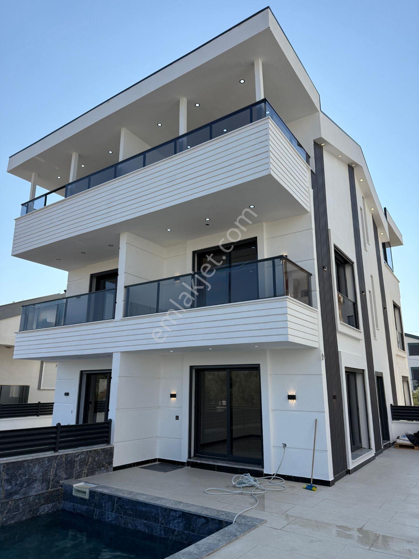 Büyük Ailelere Özel Dev Gibi Havuzlu Ve Bahçeli Lüks Villa — fotoğraf 3
