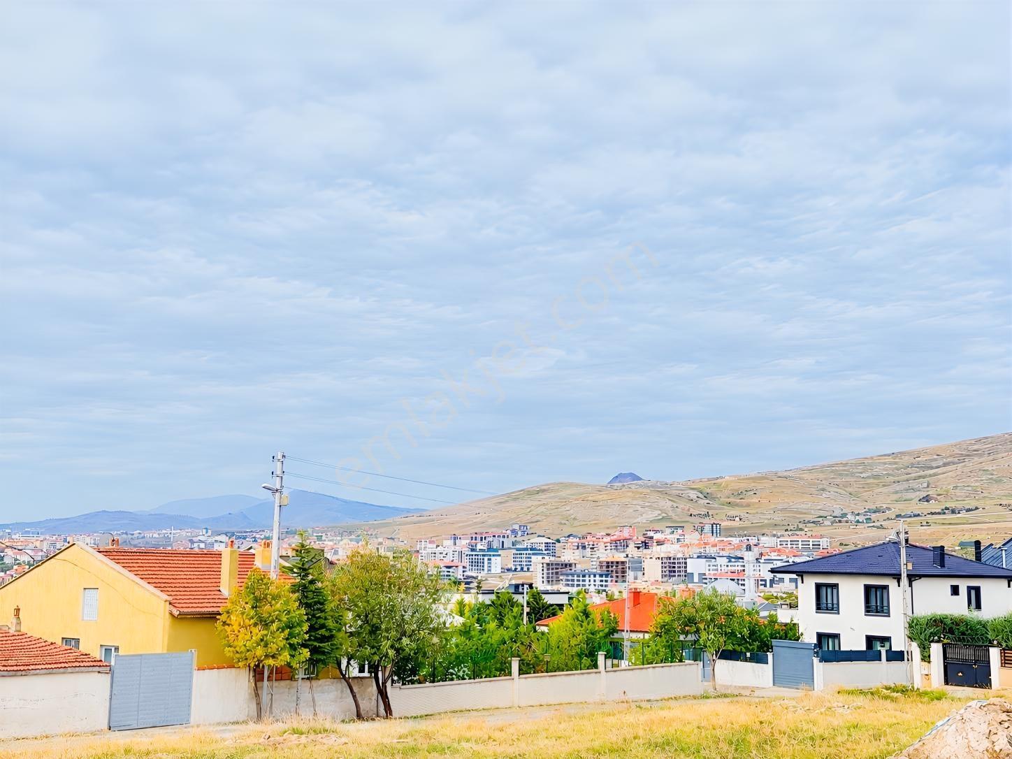 Selehattin Eyyubi Mahallesinde Konya Manzaralı Villalık Arsa — fotoğraf 11