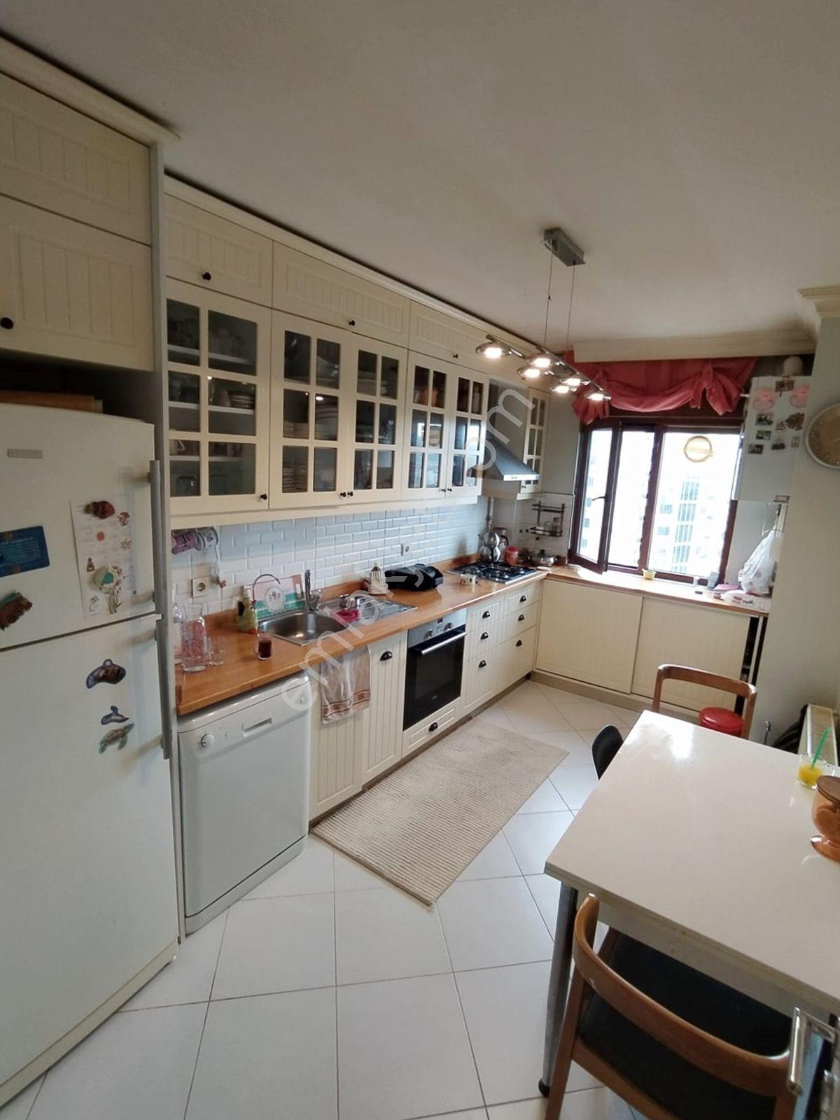 Mertcan'dan Yakacık Meydana Yürüme Arakat 3+1 Arakat - Deniz Manzaralı — fotoğraf 13