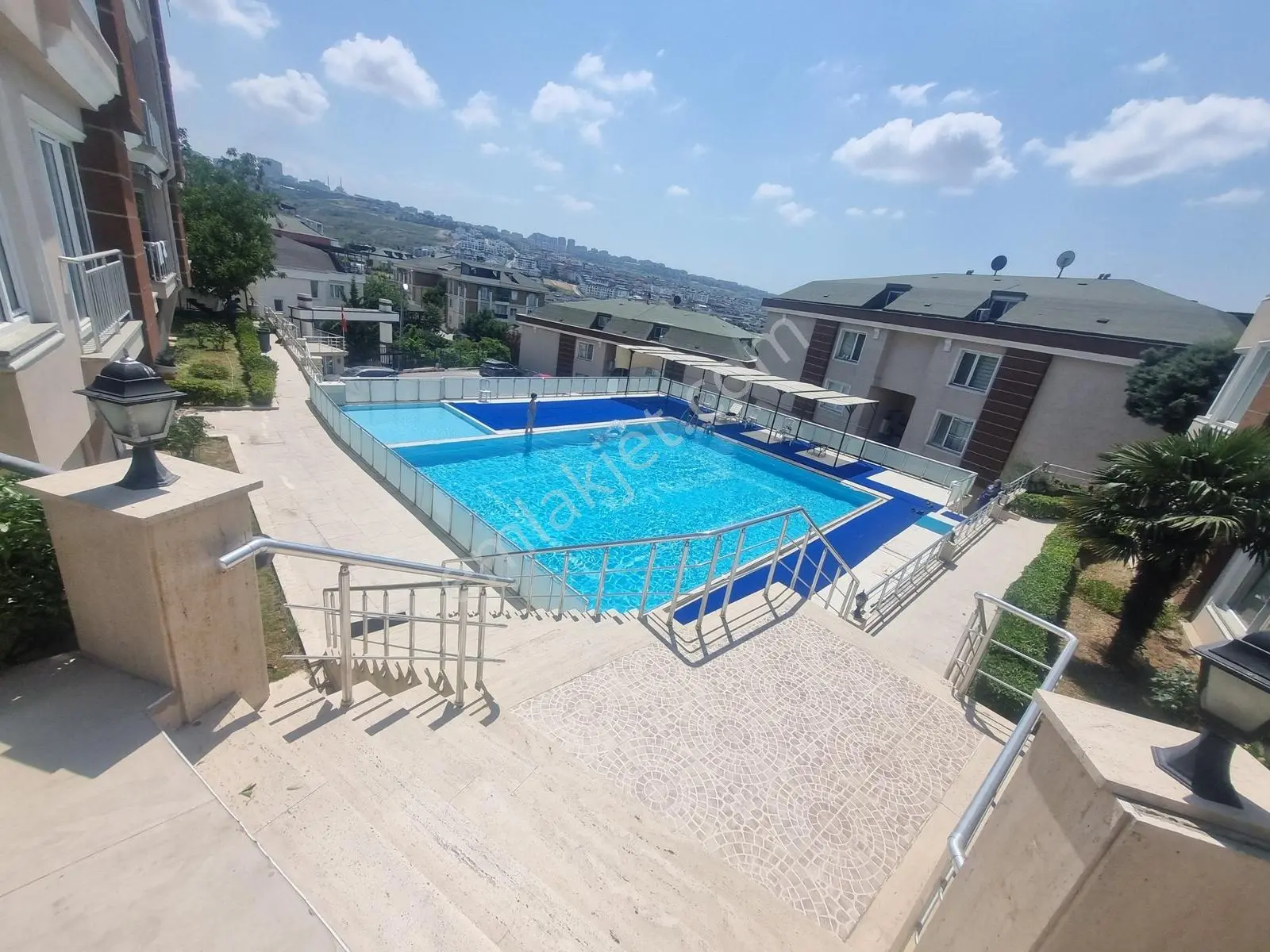 Fatih Mahallesi 3+1 Satılık Deniz Manzaralı Havuzlu Oto Parklı