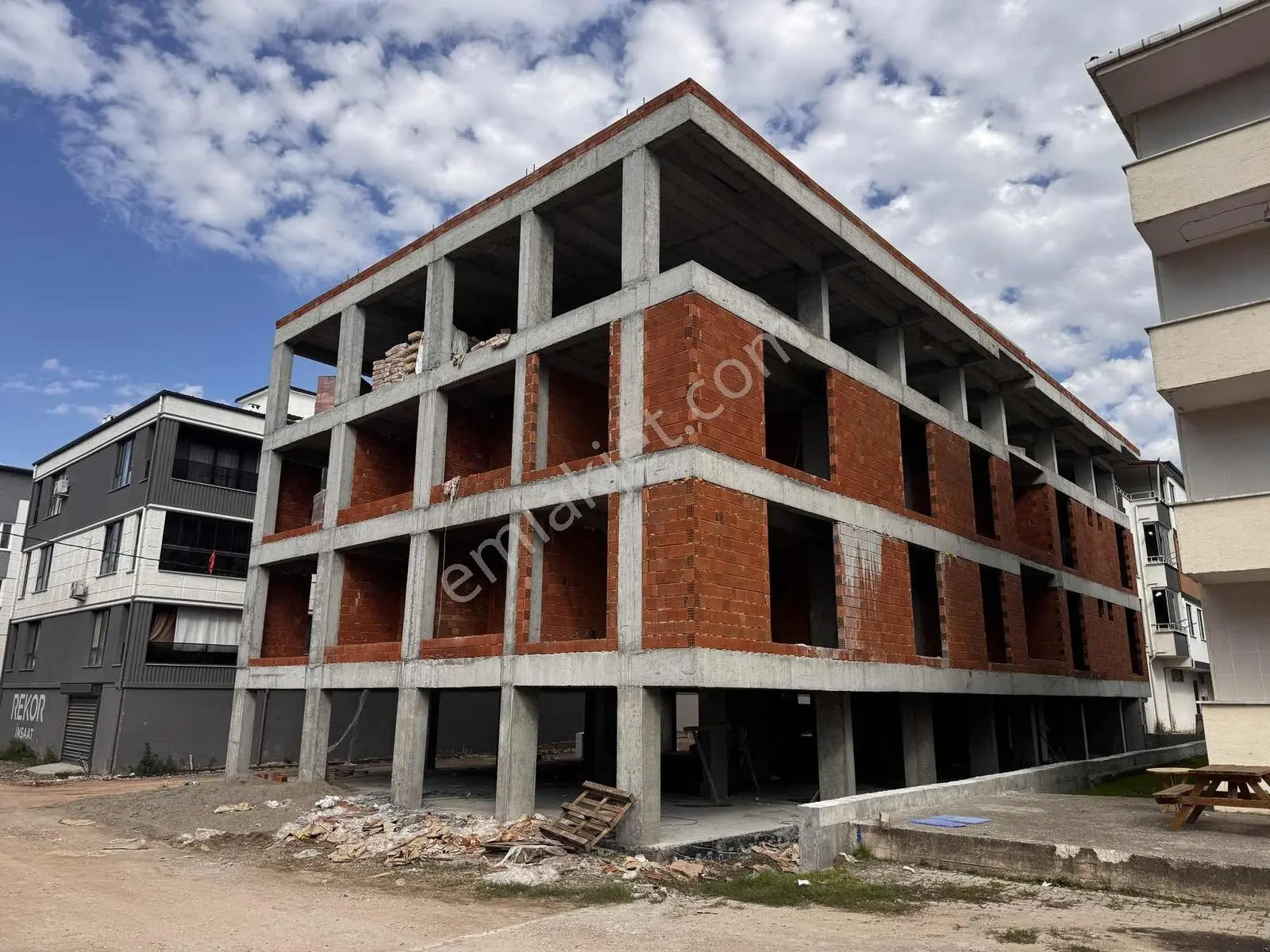 Bursadabul'dan Barış Mah. Satılık Köşe Konumda 2+1 Lüks Daire — fotoğraf 3