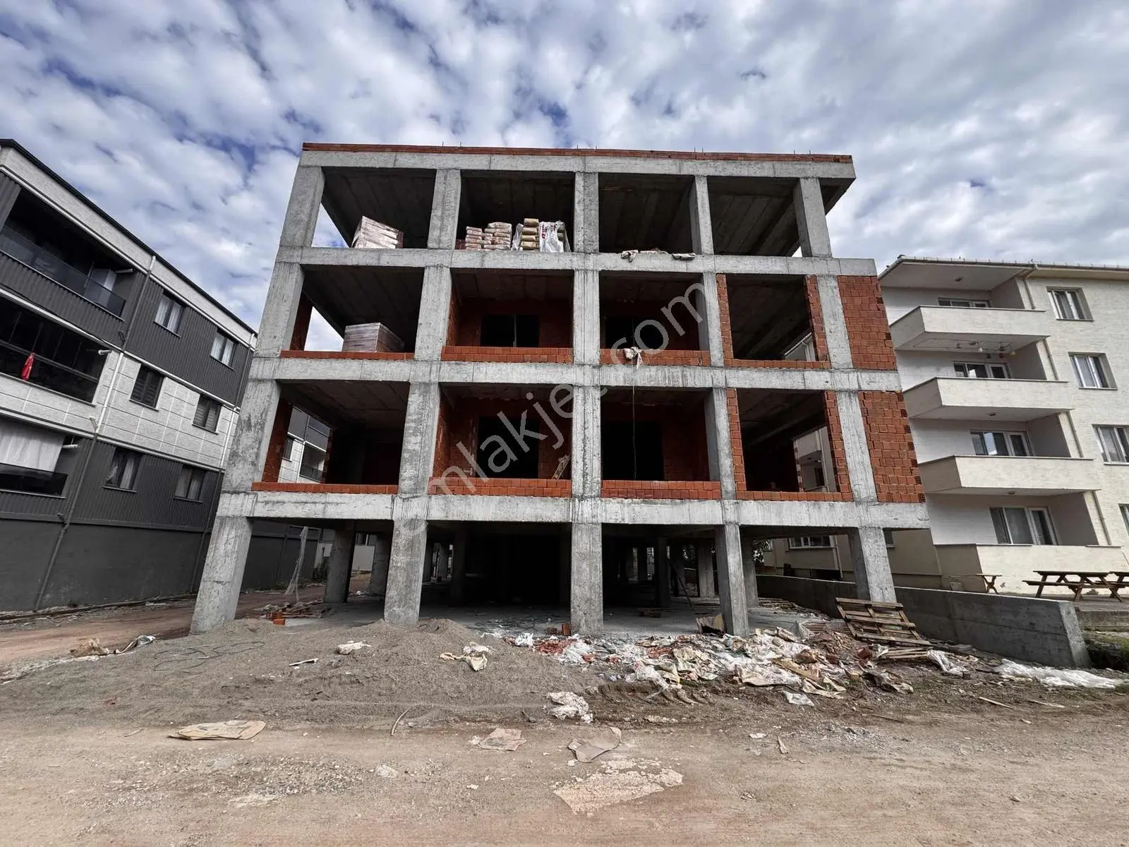 Bursadabul'dan Barış Mah. Satılık Köşe Konumda 2+1 Lüks Daire — fotoğraf 4